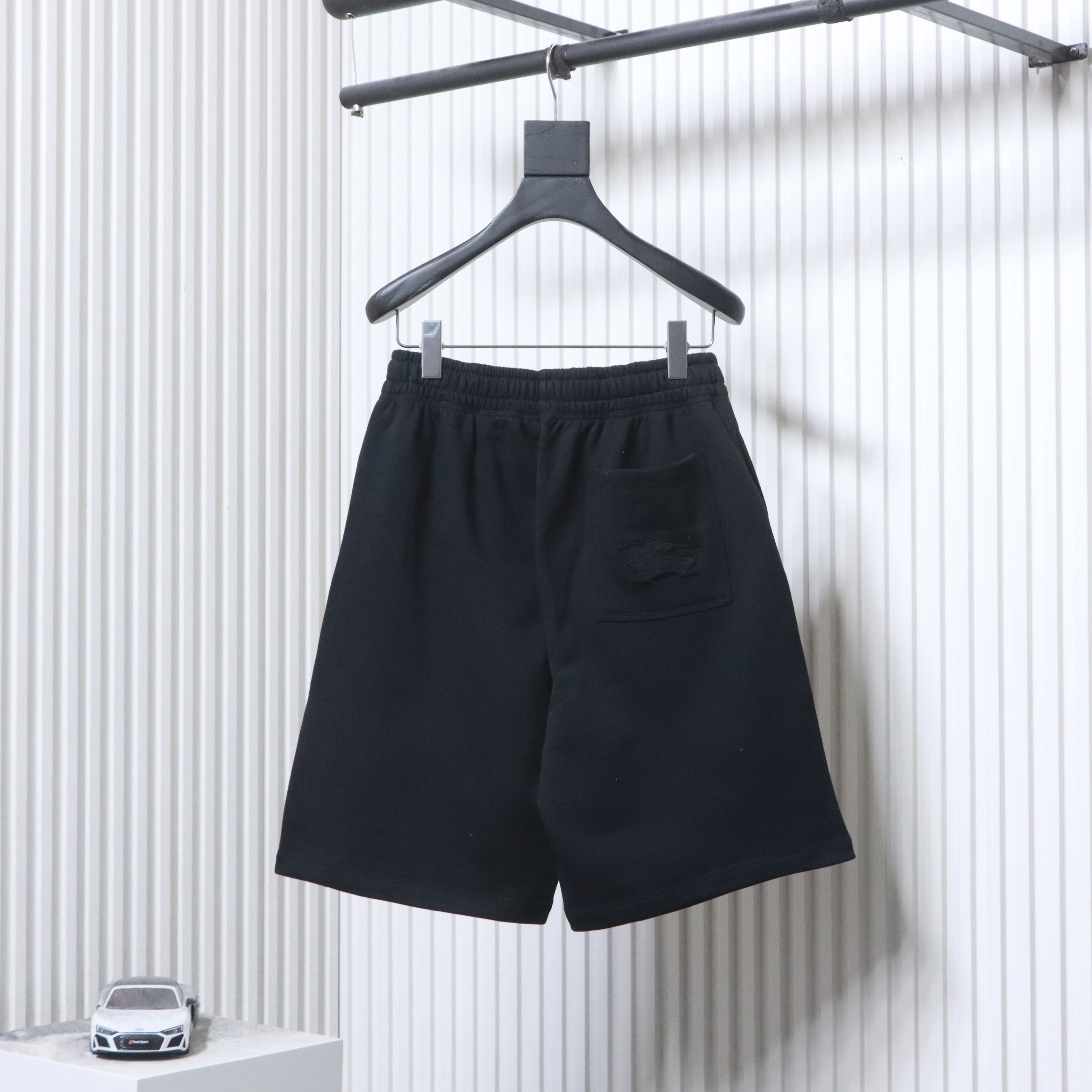 BURBERRY Equestrian Shorts Style 2