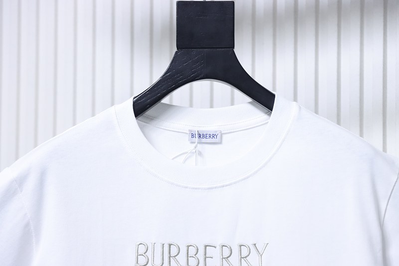 BURBERRY Gold Thread Knight Equestrian Embroidery Short Sleeve T-Shirt Style 2