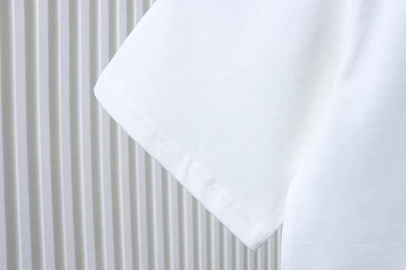 BURBERRY Gothic Embroidery Short Sleeve T-Shirt Style 1
