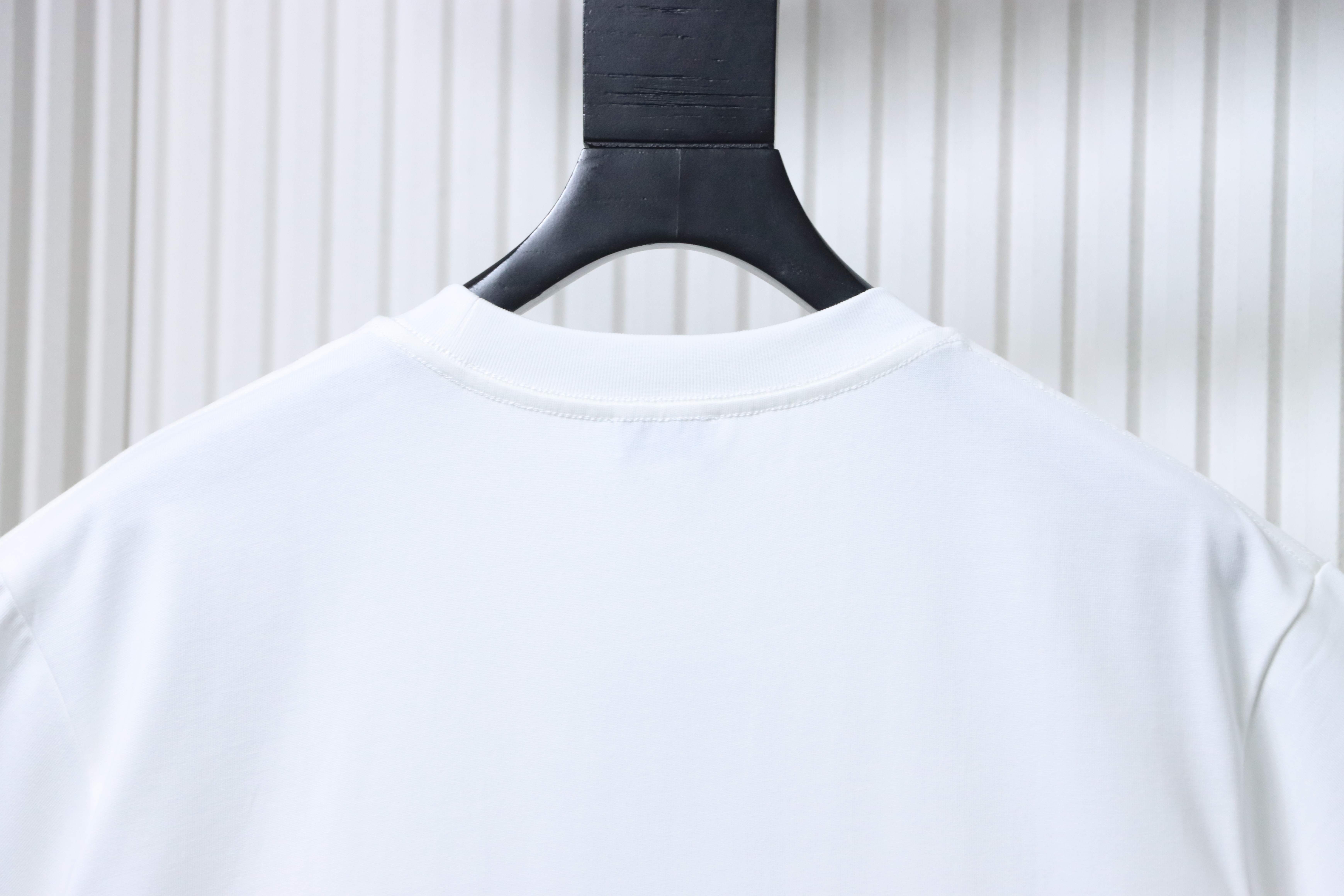 BURBERRY Gothic Embroidery Short Sleeve T-Shirt Style 1
