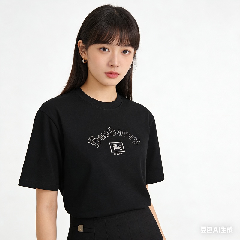 BURBERRY Gothic Embroidery Short Sleeve T-Shirt Style 2