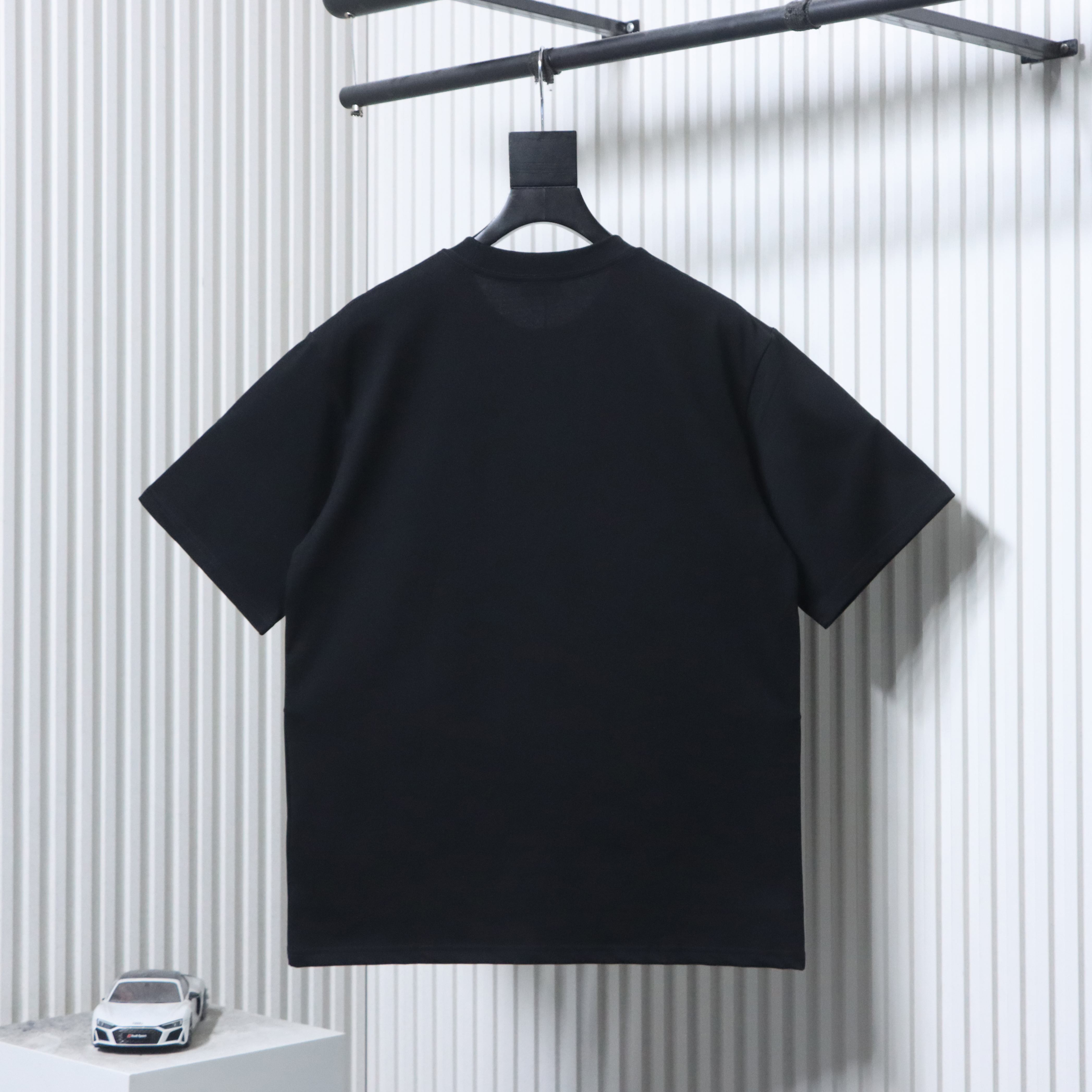 BURBERRY Gothic Embroidery Short Sleeve T-Shirt Style 2