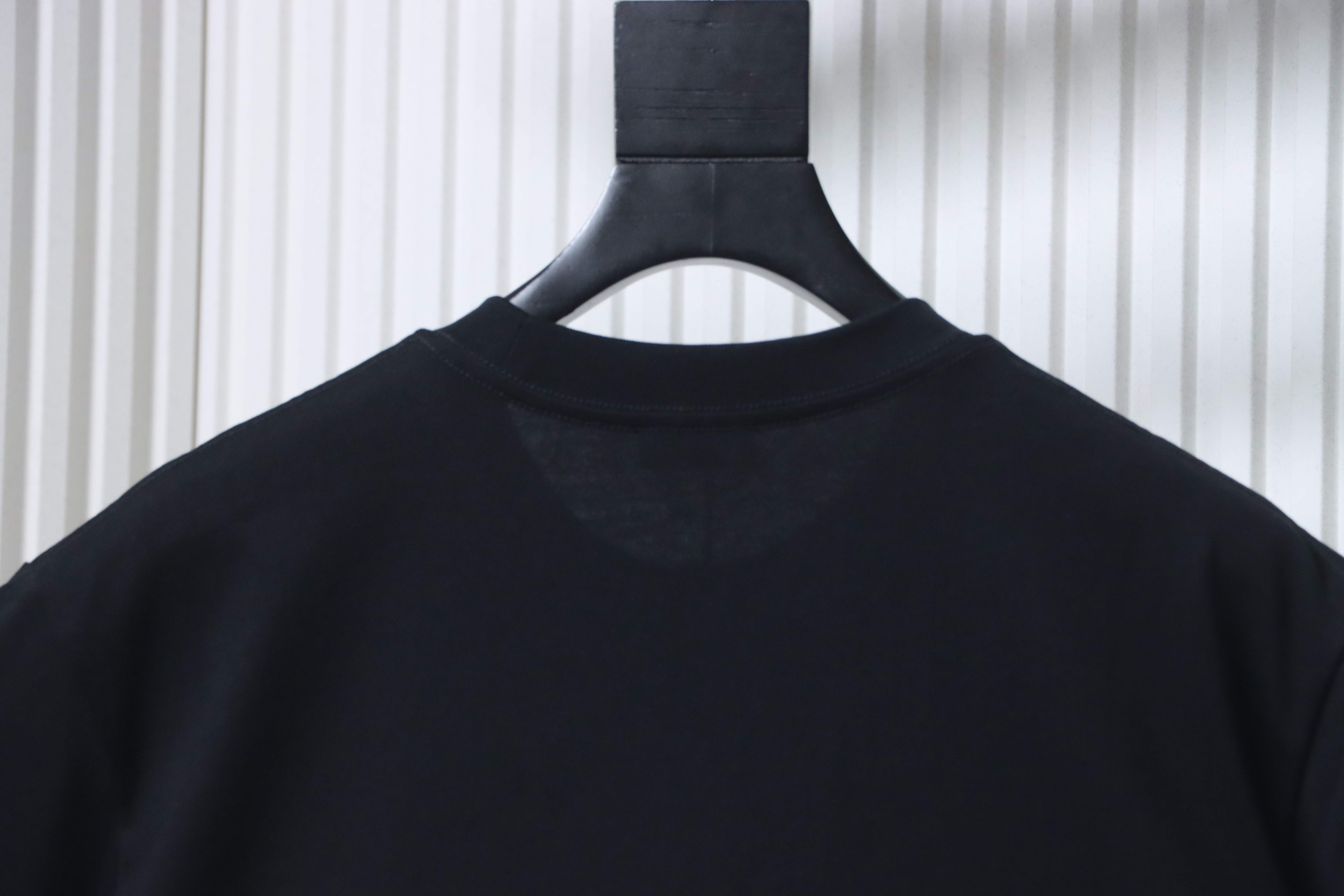 BURBERRY Gothic Embroidery Short Sleeve T-Shirt Style 2