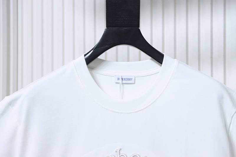 BURBERRY Gothic Embroidery Short Sleeve T-Shirt Style 3
