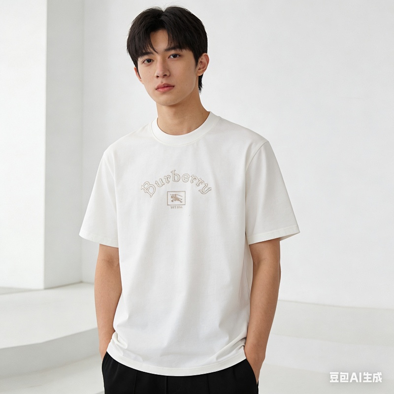BURBERRY Gothic Embroidery Short Sleeve T-Shirt Style 3