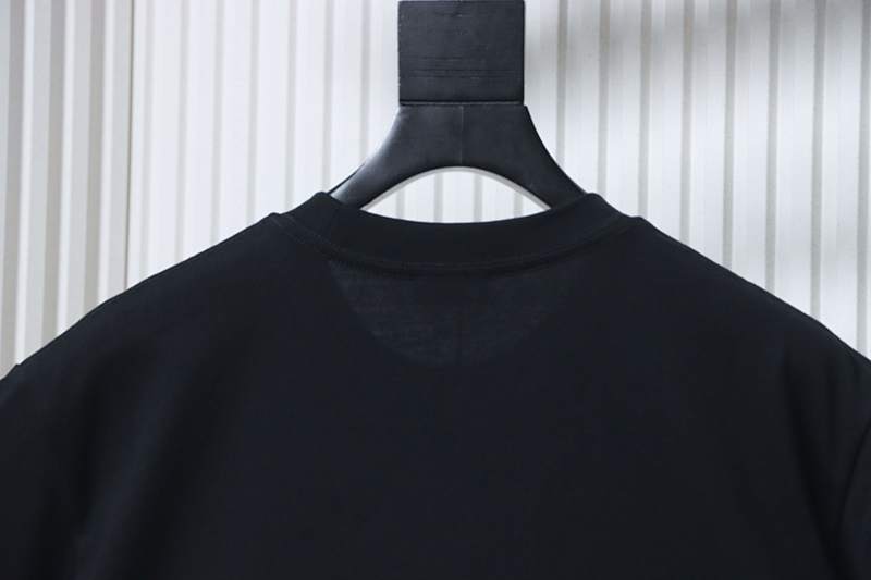 BURBERRY Gothic Embroidery Short Sleeve T-Shirt Style 4