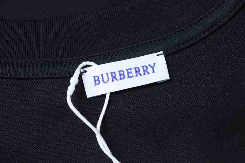 BURBERRY Gothic Embroidery Short Sleeve T-Shirt Style 4