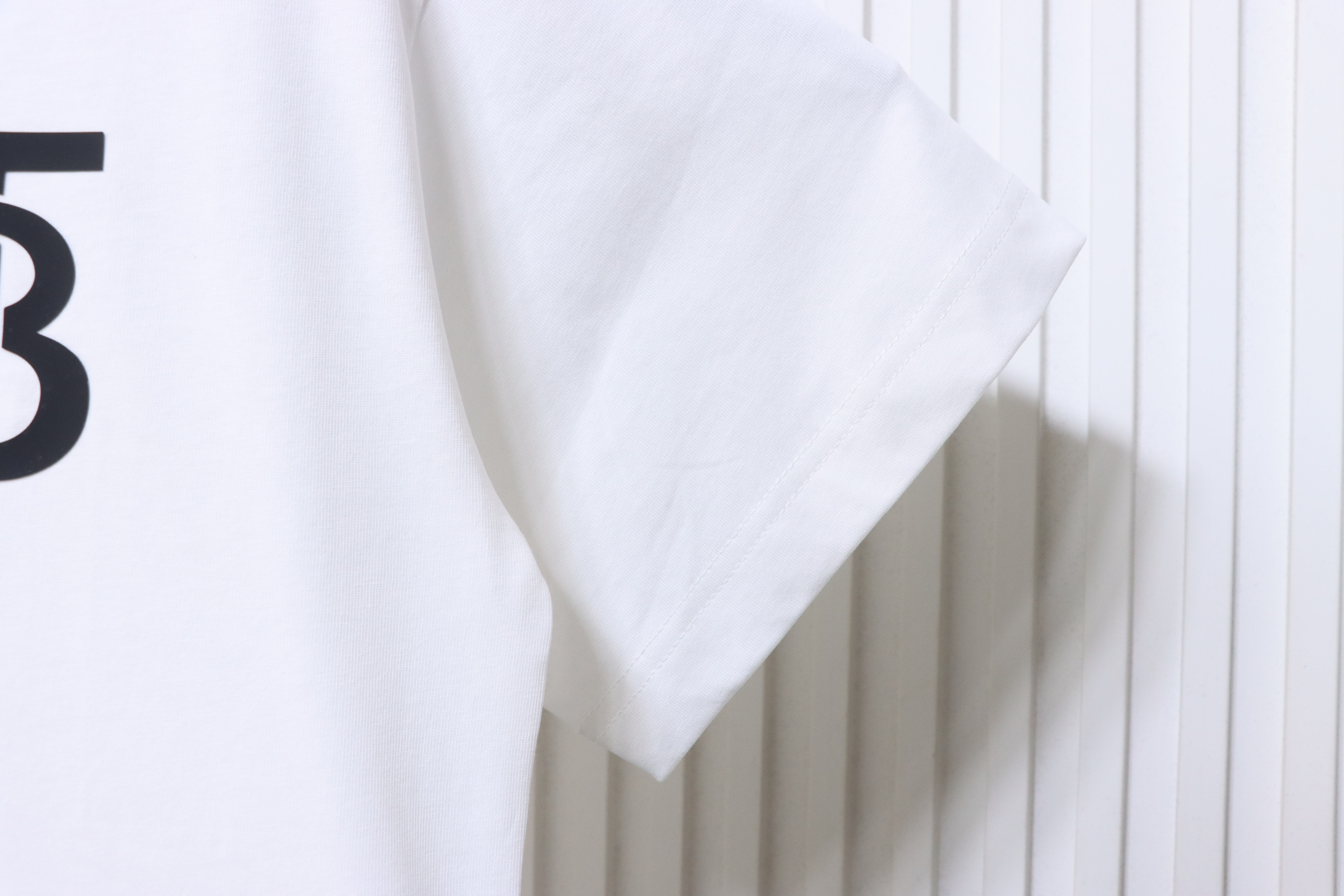 BURBERRY Letter Short Sleeve T-Shirt Style 2