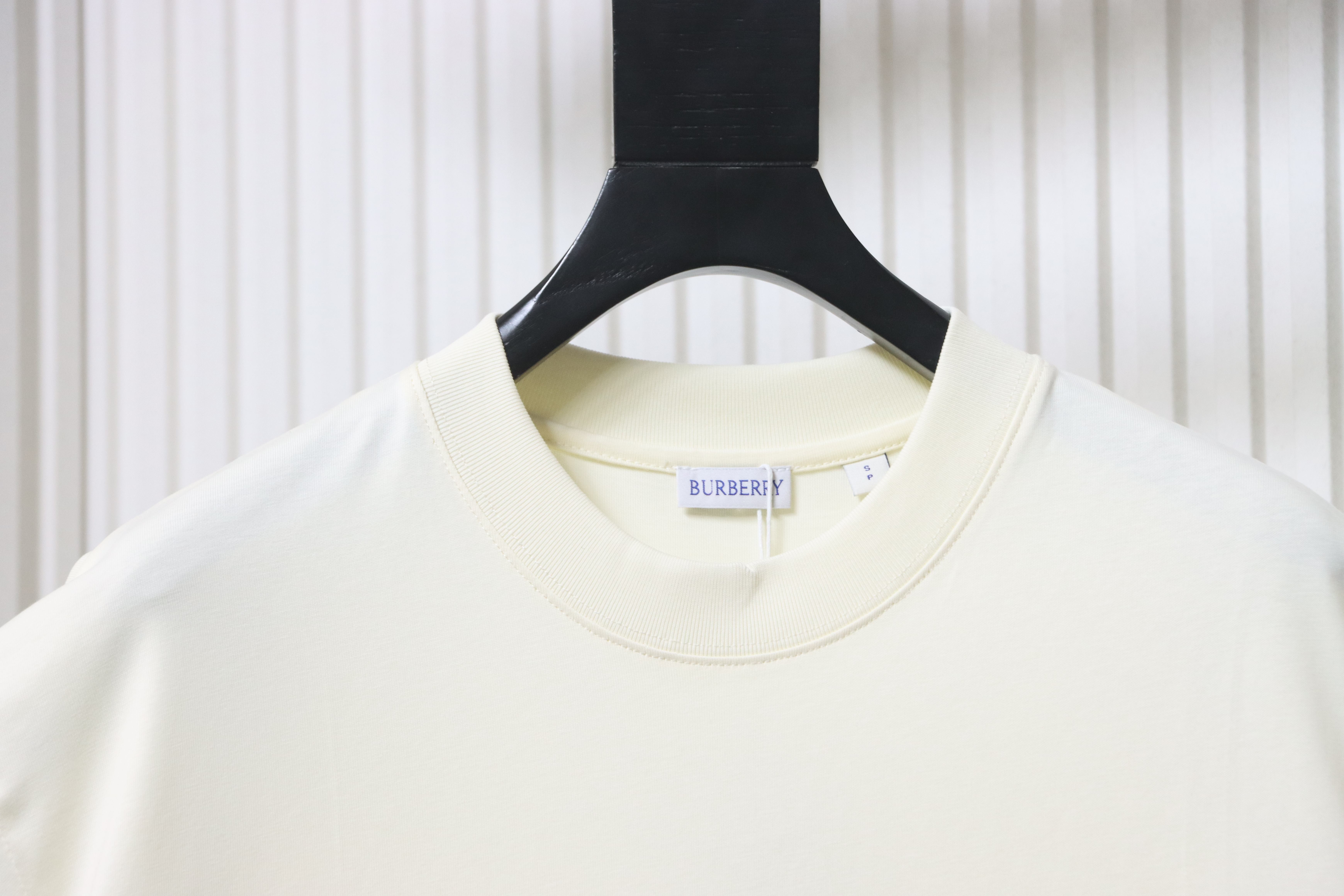 BURBERRY Print Logo Short Sleeve T-Shirt Style 1