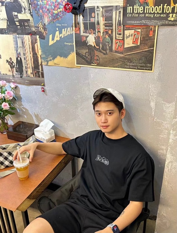 BURBERRY Print Logo Short Sleeve T-Shirt Style 2