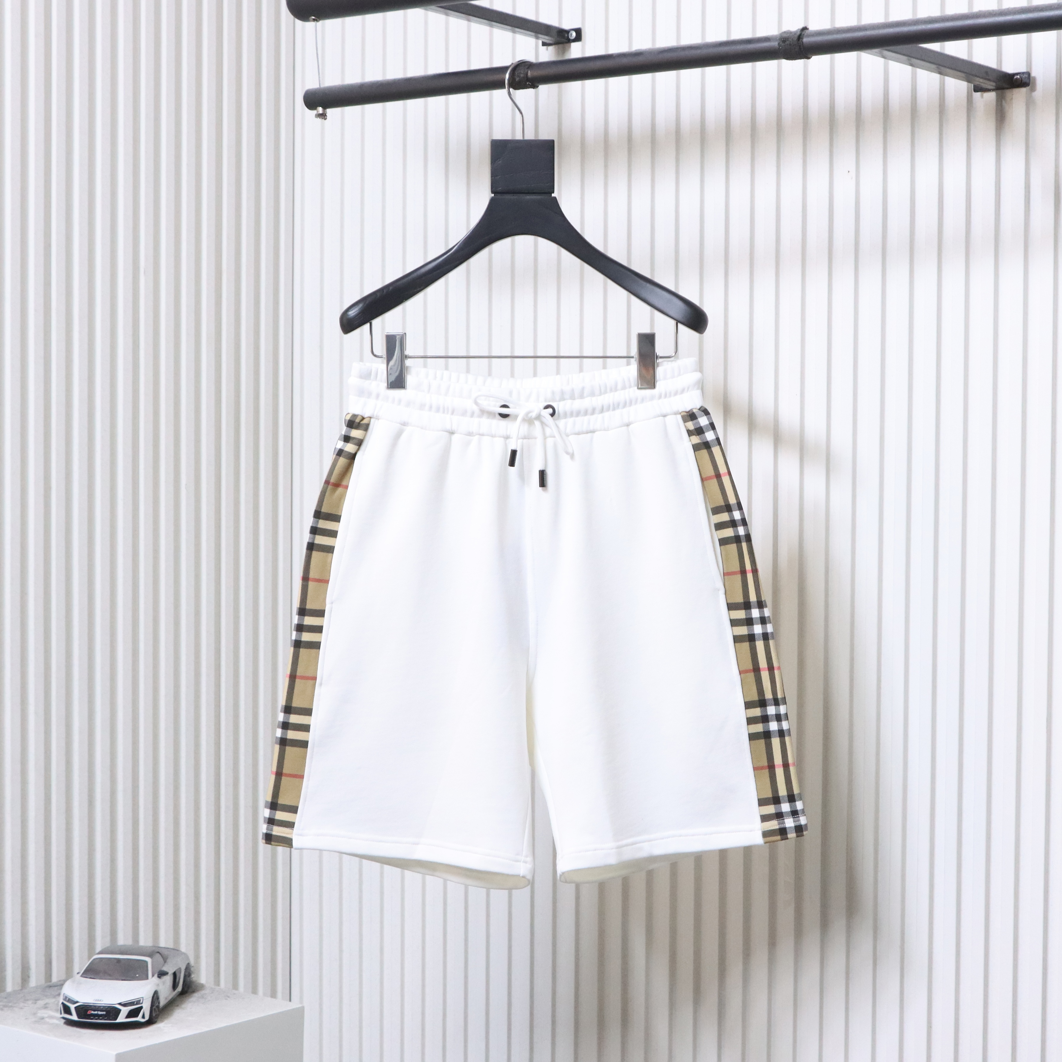 BURBERRY Side Check Webbing Shorts Style 1