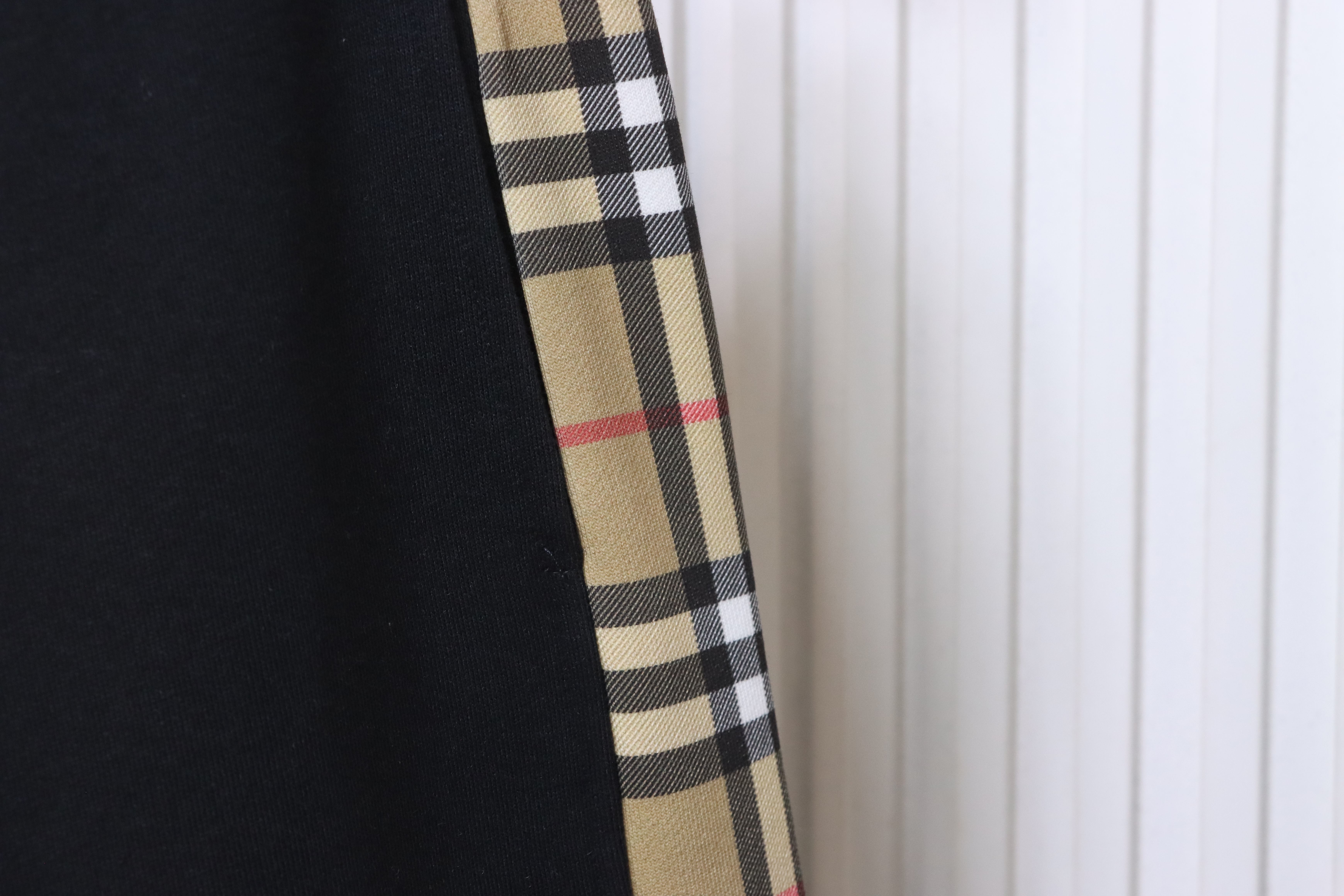 BURBERRY Side Check Webbing Shorts Style 2