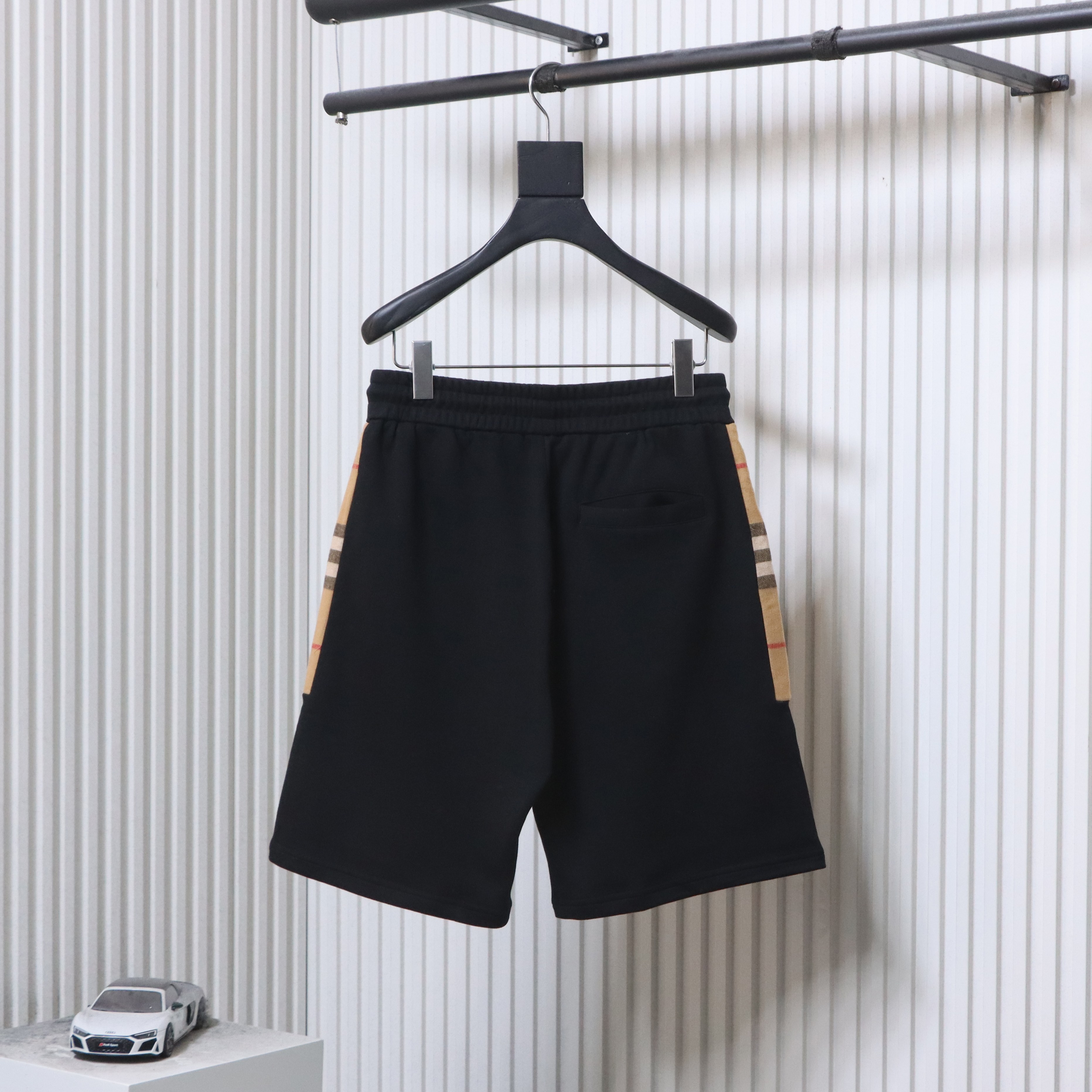 BURBERRY Side Half Check Webbing Shorts Style 1