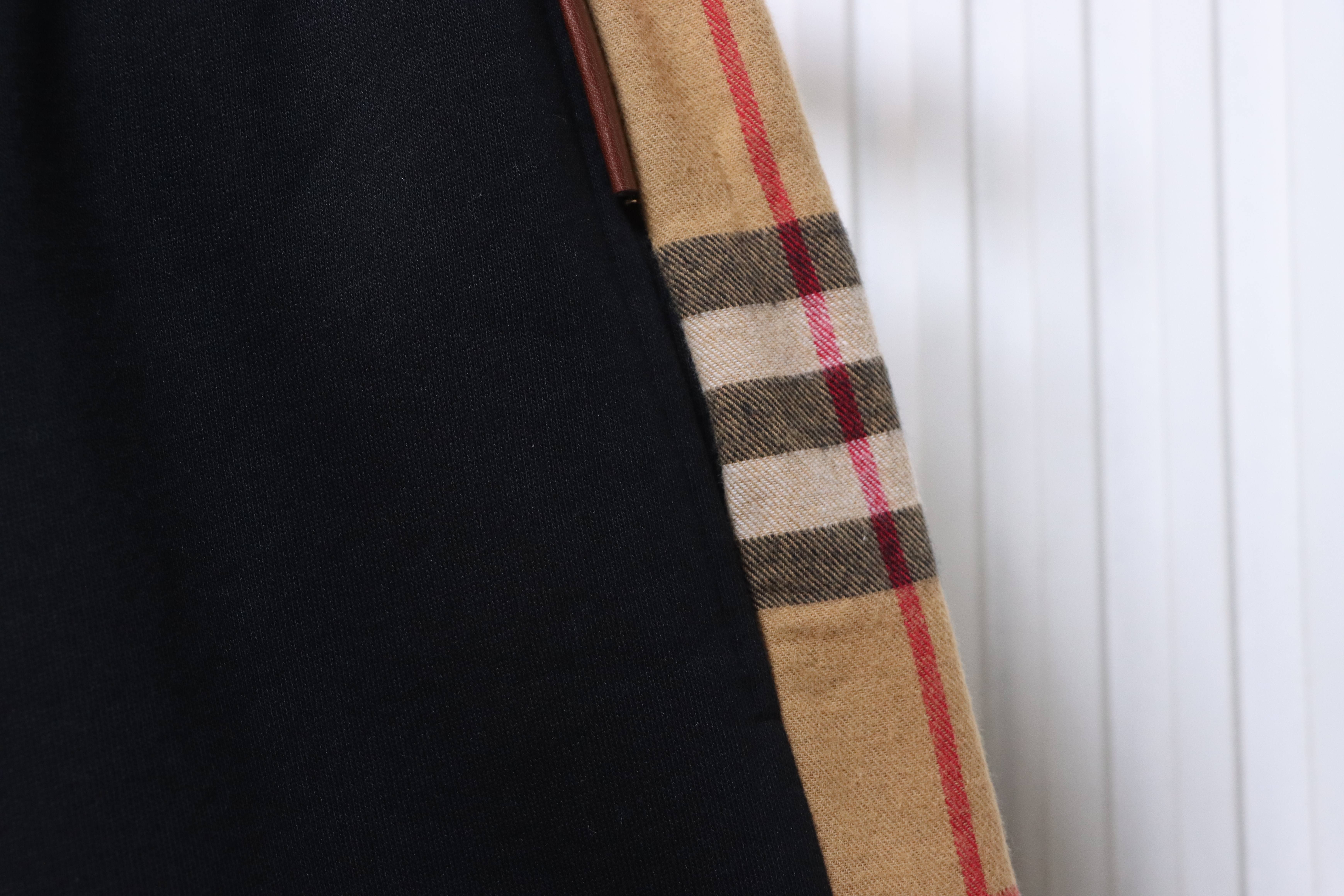BURBERRY Side Half Check Webbing Shorts Style 1