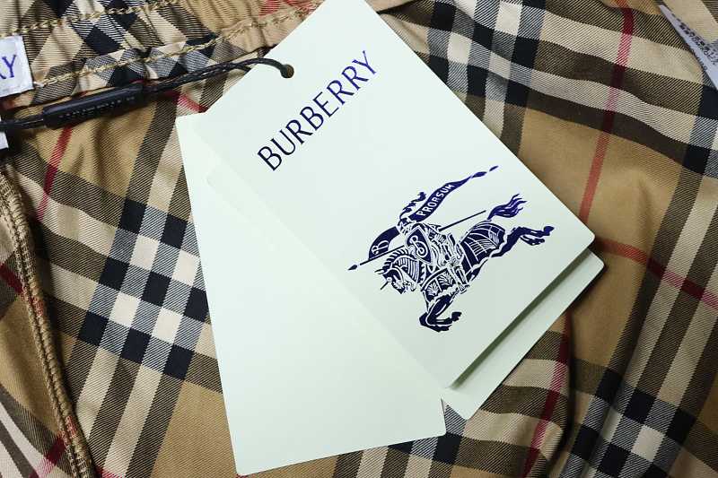 BURBERRY Twill Check Burnout Equestrian Patch Cotton Shorts Style 1