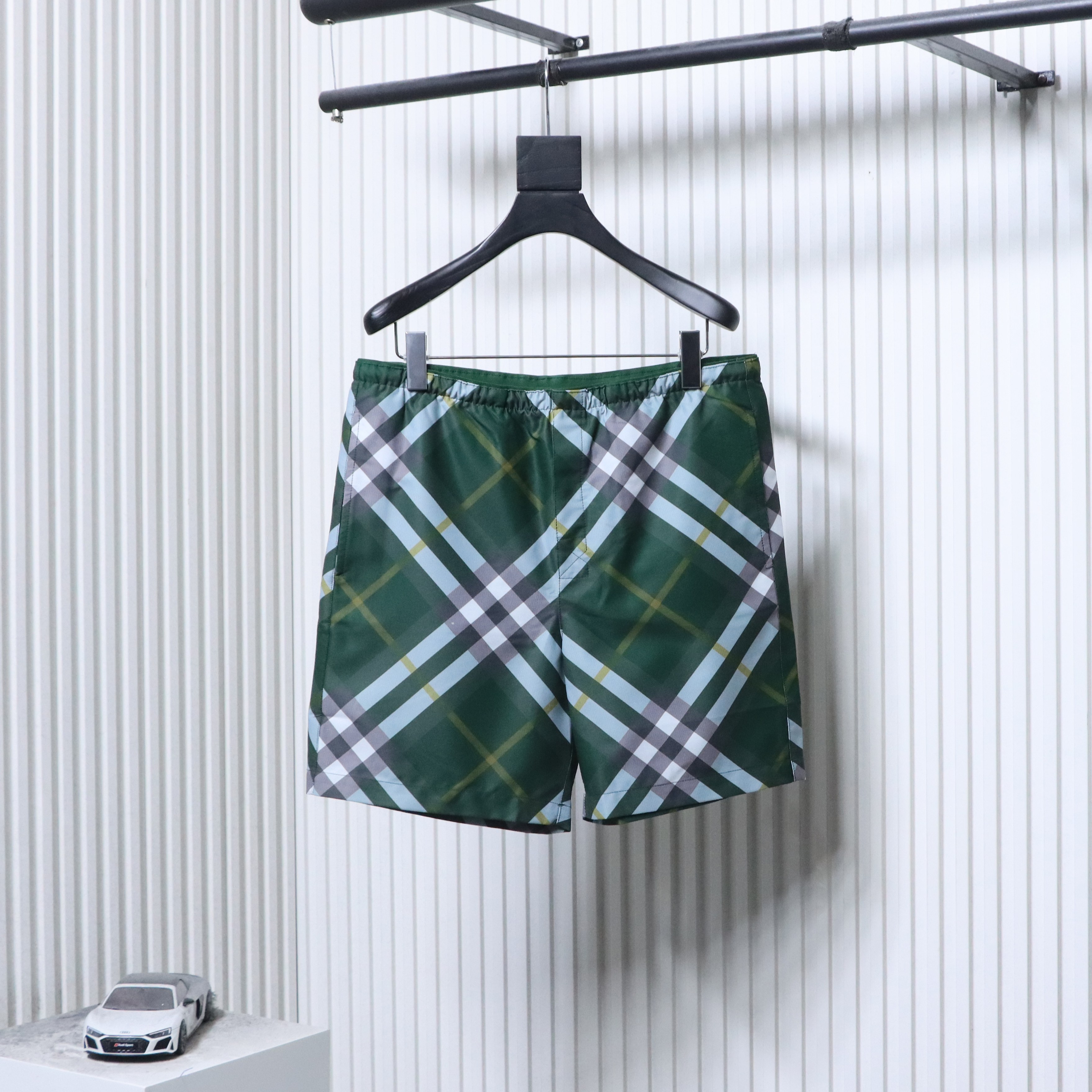 BURBERRY Twill Check Mesh Lining Beach Shorts Style 3