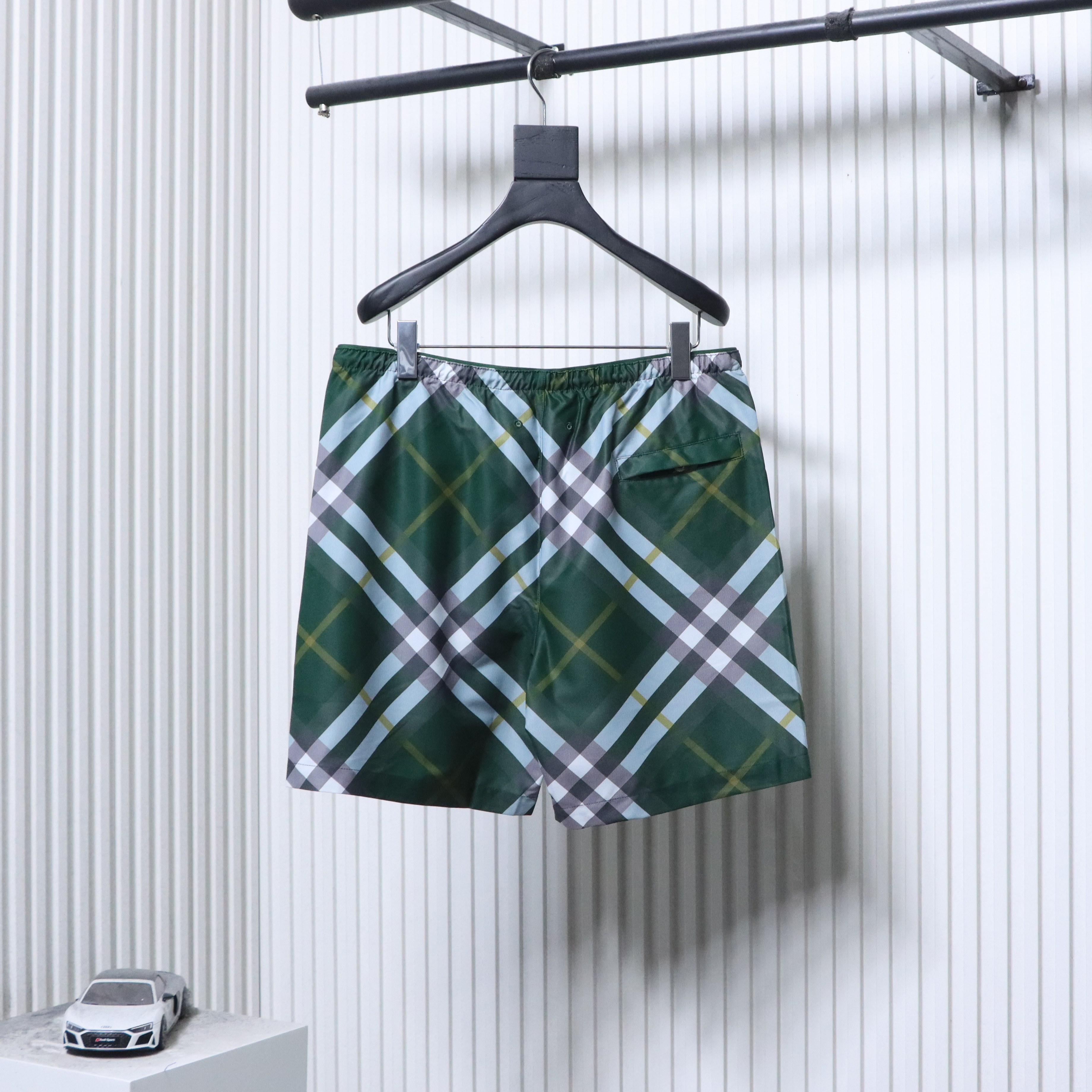 BURBERRY Twill Check Mesh Lining Beach Shorts Style 3