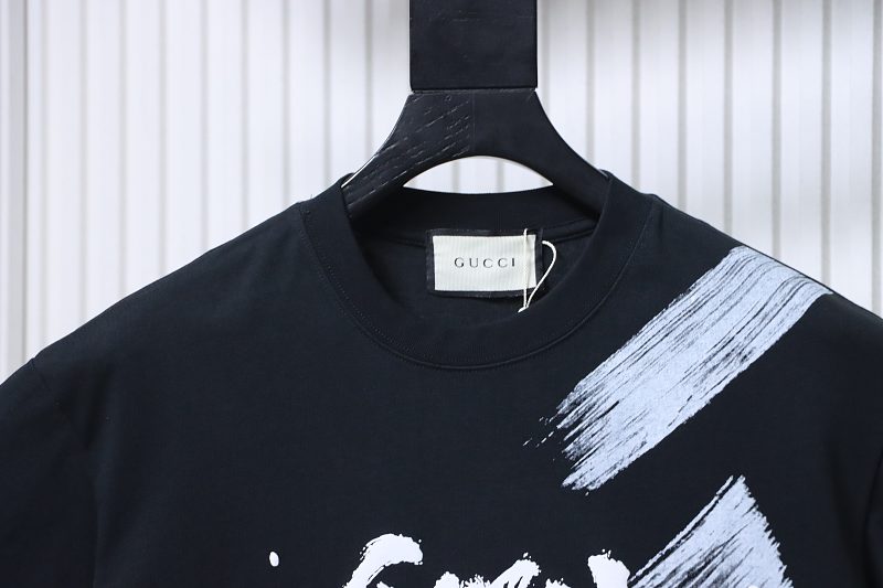 GUCCI Ink Brush Graffiti Letter Short Sleeve T-Shirt Style 2