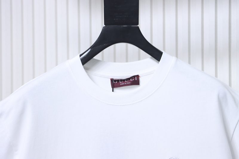 GUCCI Interlocking Small Logo Small Interlocking Logo Embroidery Short Sleeve T-Shirt Style 2