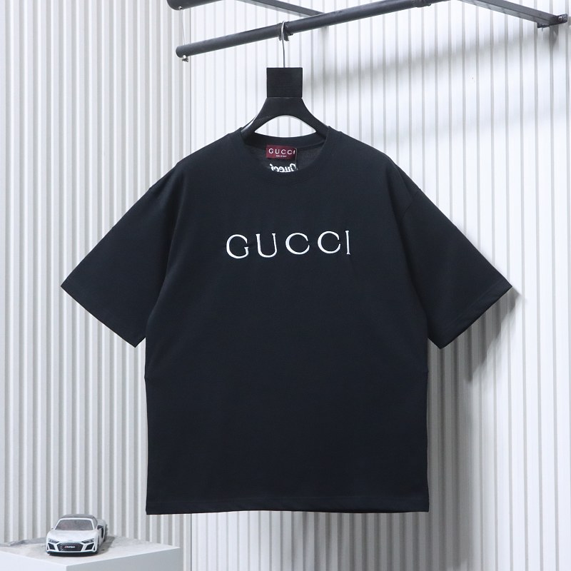 GUCCI Letter Embroidery Logo Graphic Minimal Letter Short Sleeve T-Shirt Style 3