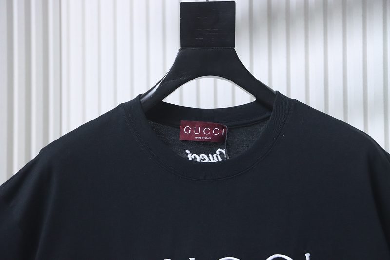 GUCCI Letter Embroidery Logo Graphic Minimal Letter Short Sleeve T-Shirt Style 3