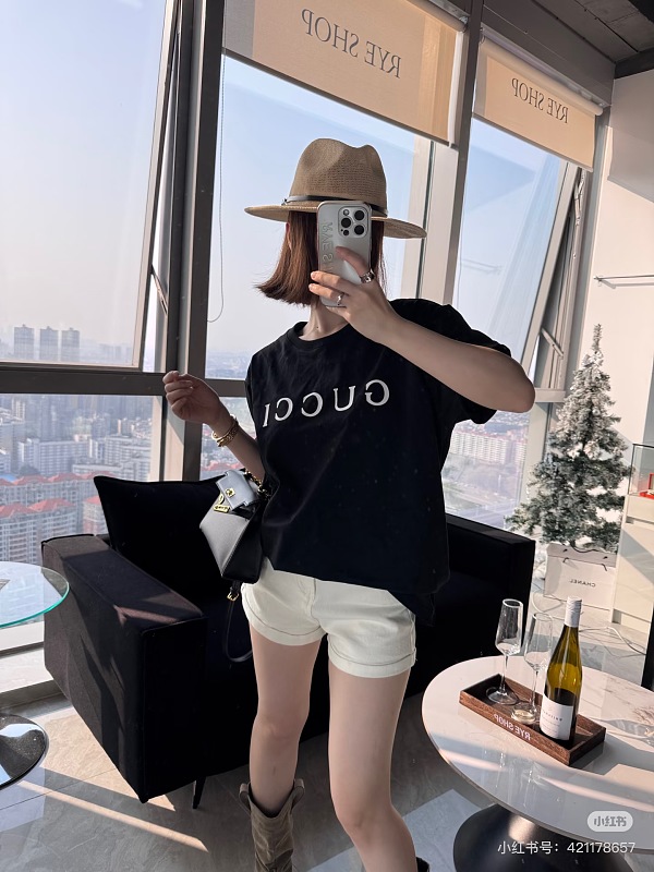 GUCCI Letter Embroidery Logo Graphic Minimal Letter Short Sleeve T-Shirt Style 3