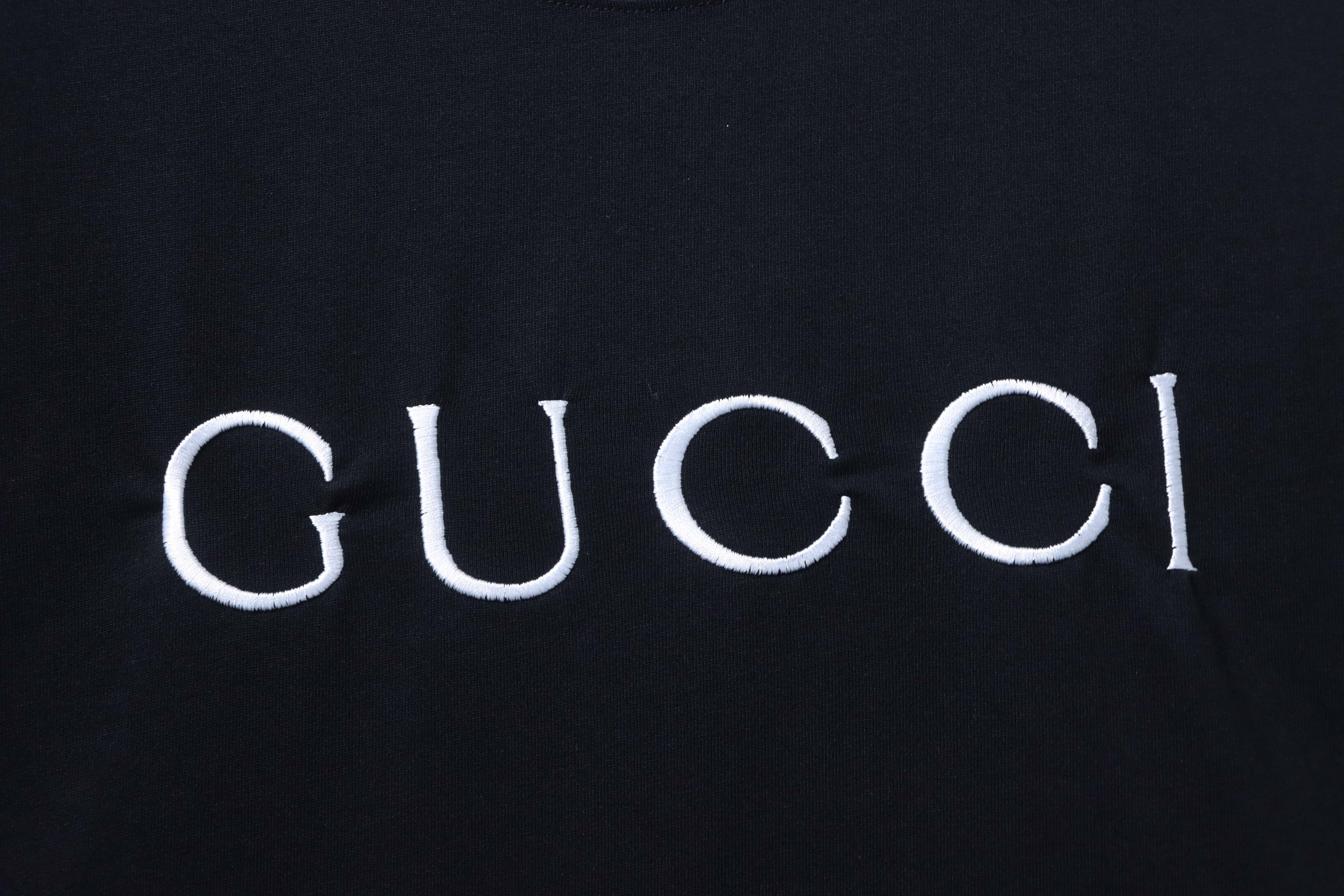 GUCCI Letter Embroidery Logo Graphic Minimal Letter Short Sleeve T-Shirt Style 3