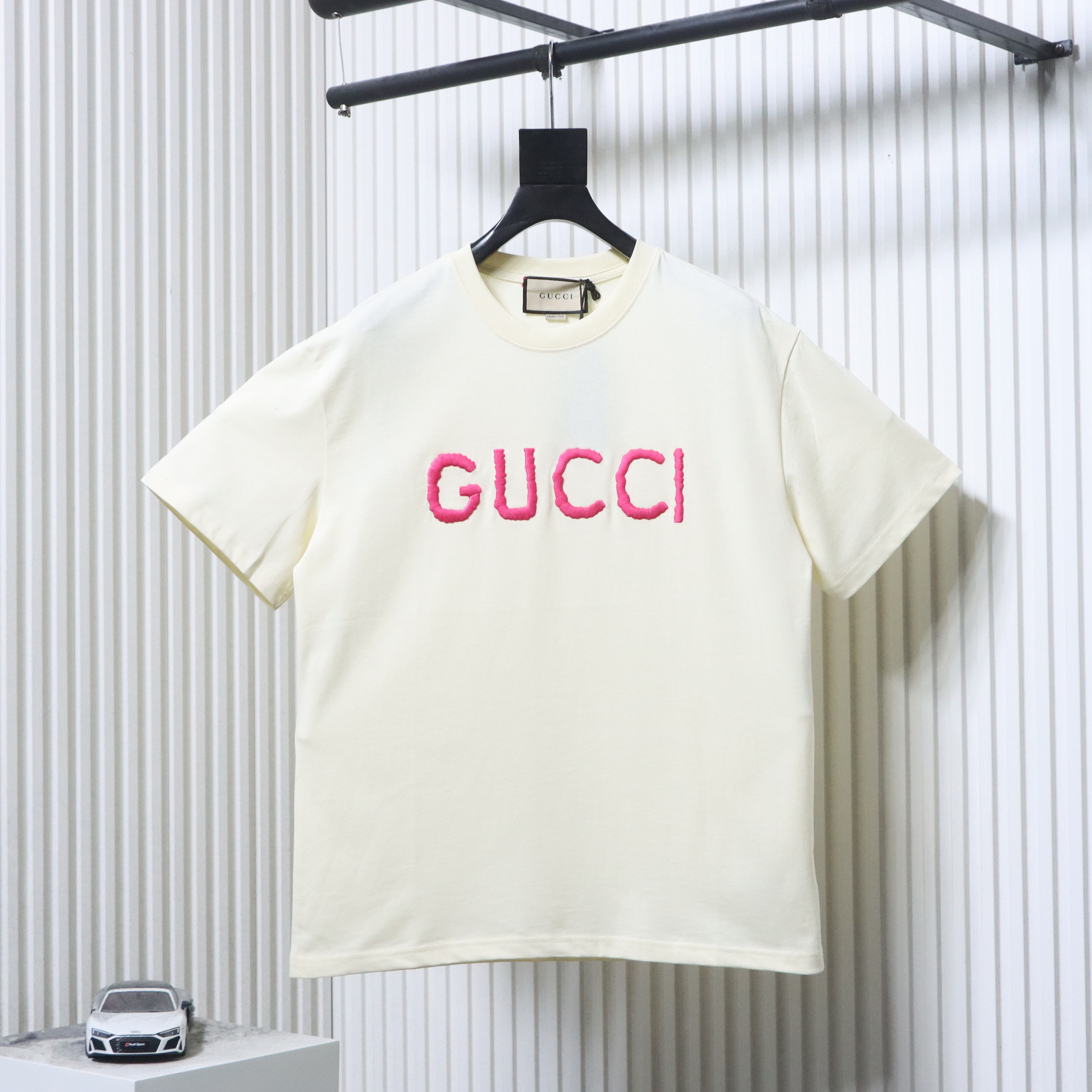 GUCCI Letter Embroidery Logo Graphic Pink Short Sleeve T-Shirt Style 1