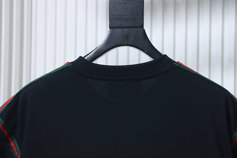 GUCCI Red Green Webbing Small Logo Webbing Embroidery Short Sleeve T-Shirt Style 1