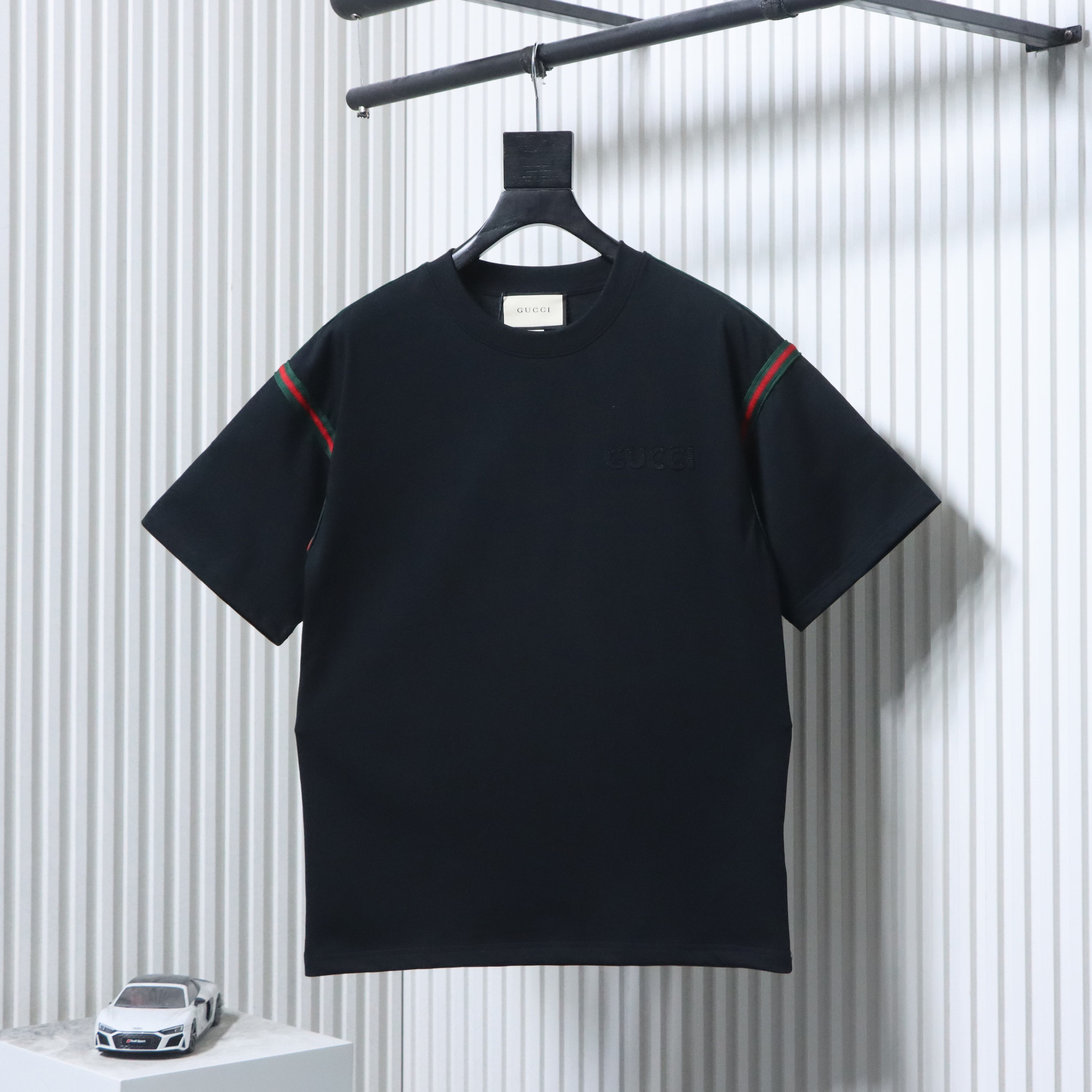 GUCCI Red Green Webbing Small Logo Webbing Embroidery Short Sleeve T-Shirt Style 1