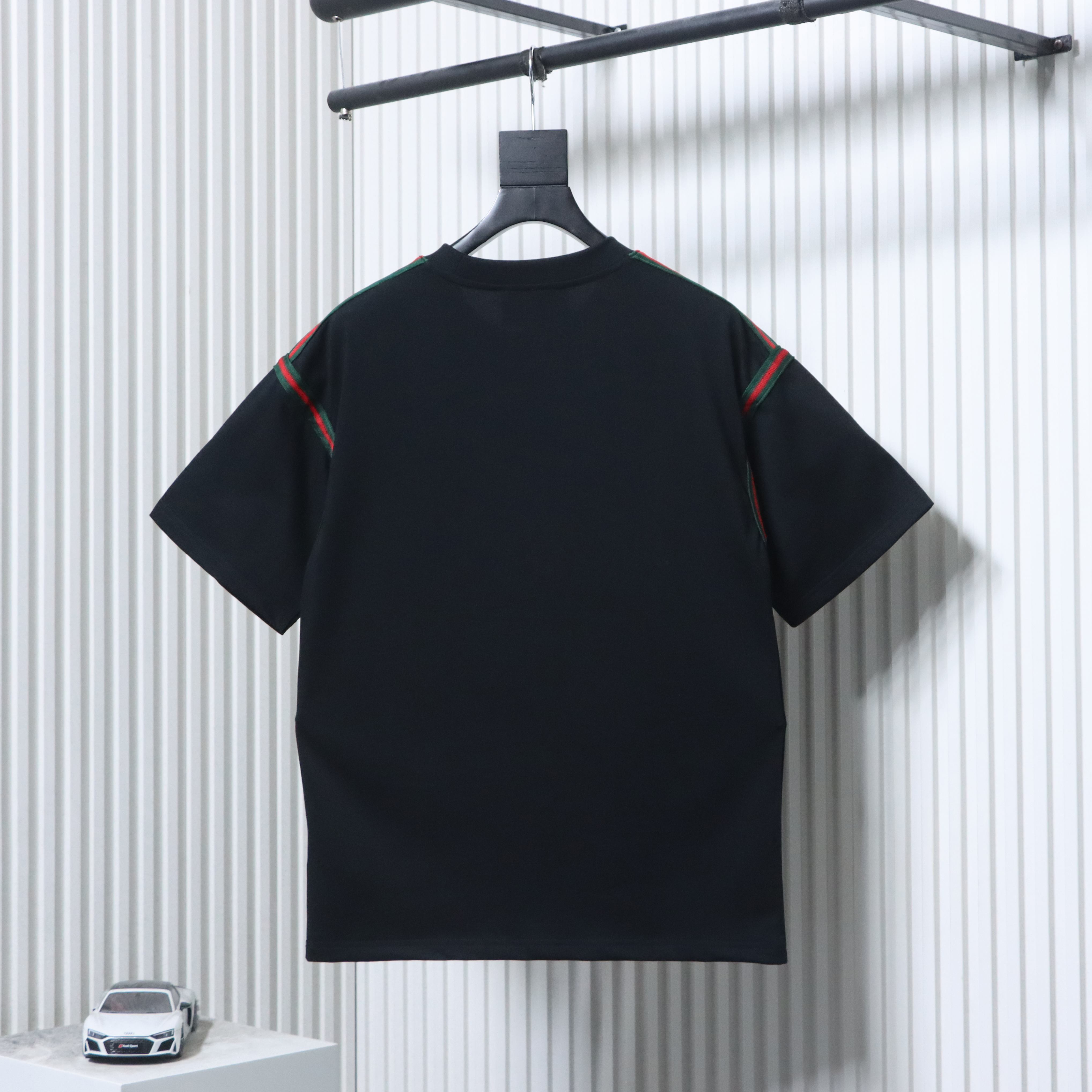 GUCCI Red Green Webbing Small Logo Webbing Embroidery Short Sleeve T-Shirt Style 1