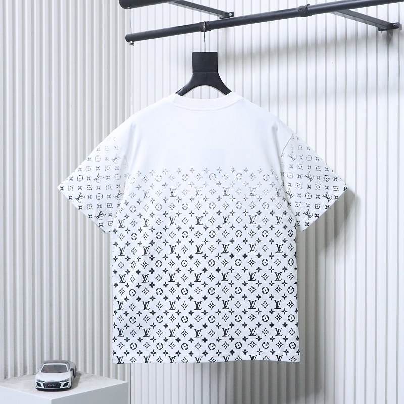LOUIS VUITTON 24SS Monogram Print Gradient Logo Short Sleeve T-Shirt Style 1