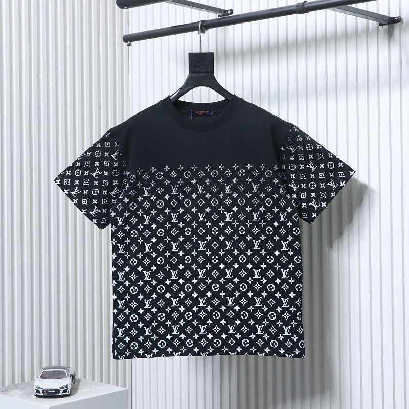 LOUIS VUITTON 24SS Monogram Print Gradient Logo Short Sleeve T-Shirt Style 2