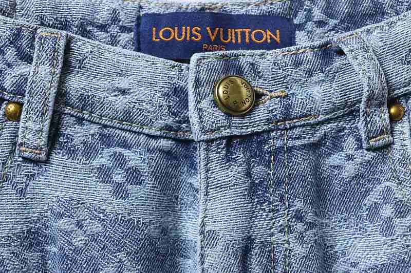 LOUIS VUITTON 25SS Full Monogram Jacquard Set Denim Shorts Style 2