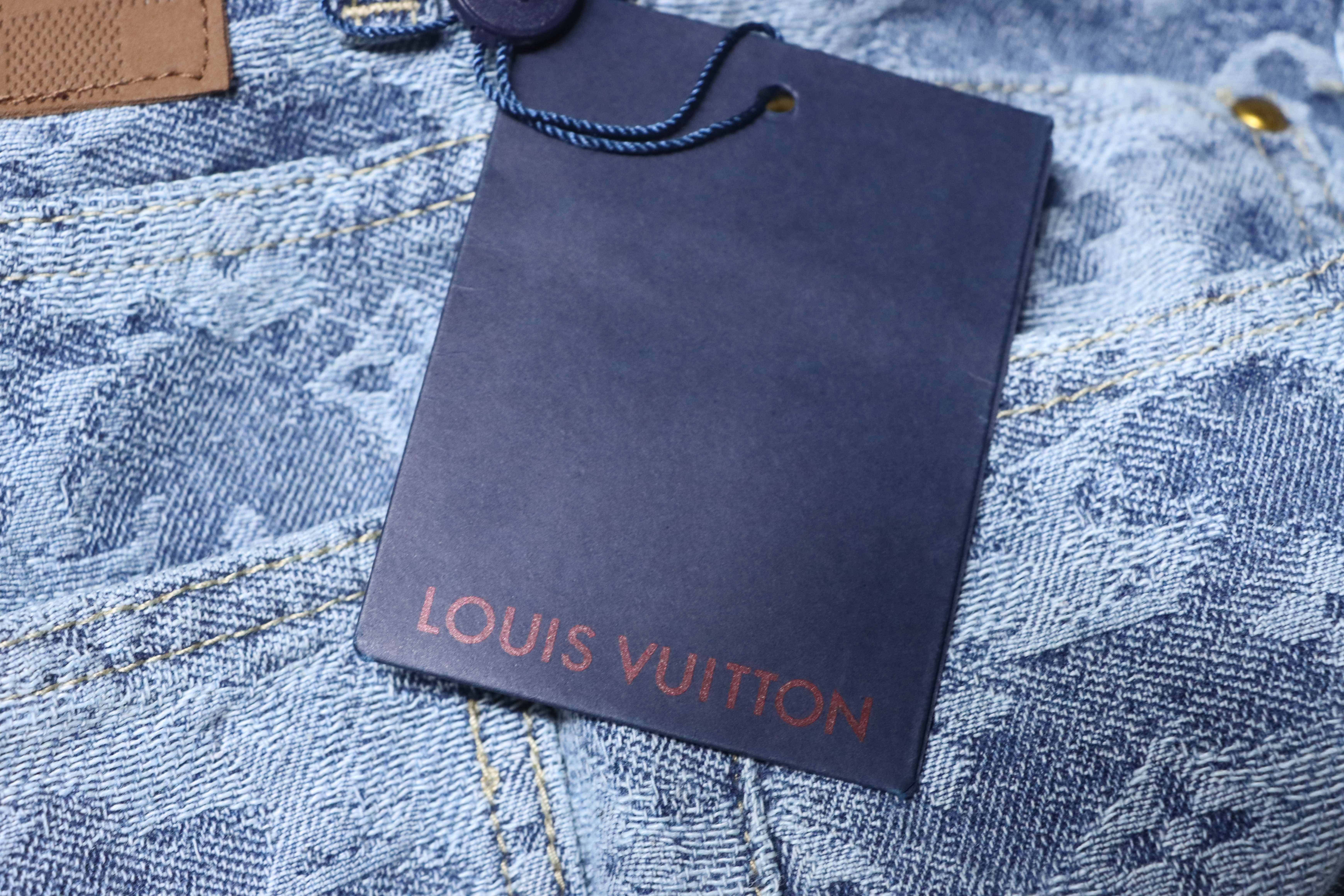 LOUIS VUITTON 25SS Full Monogram Jacquard Set Denim Shorts Style 2