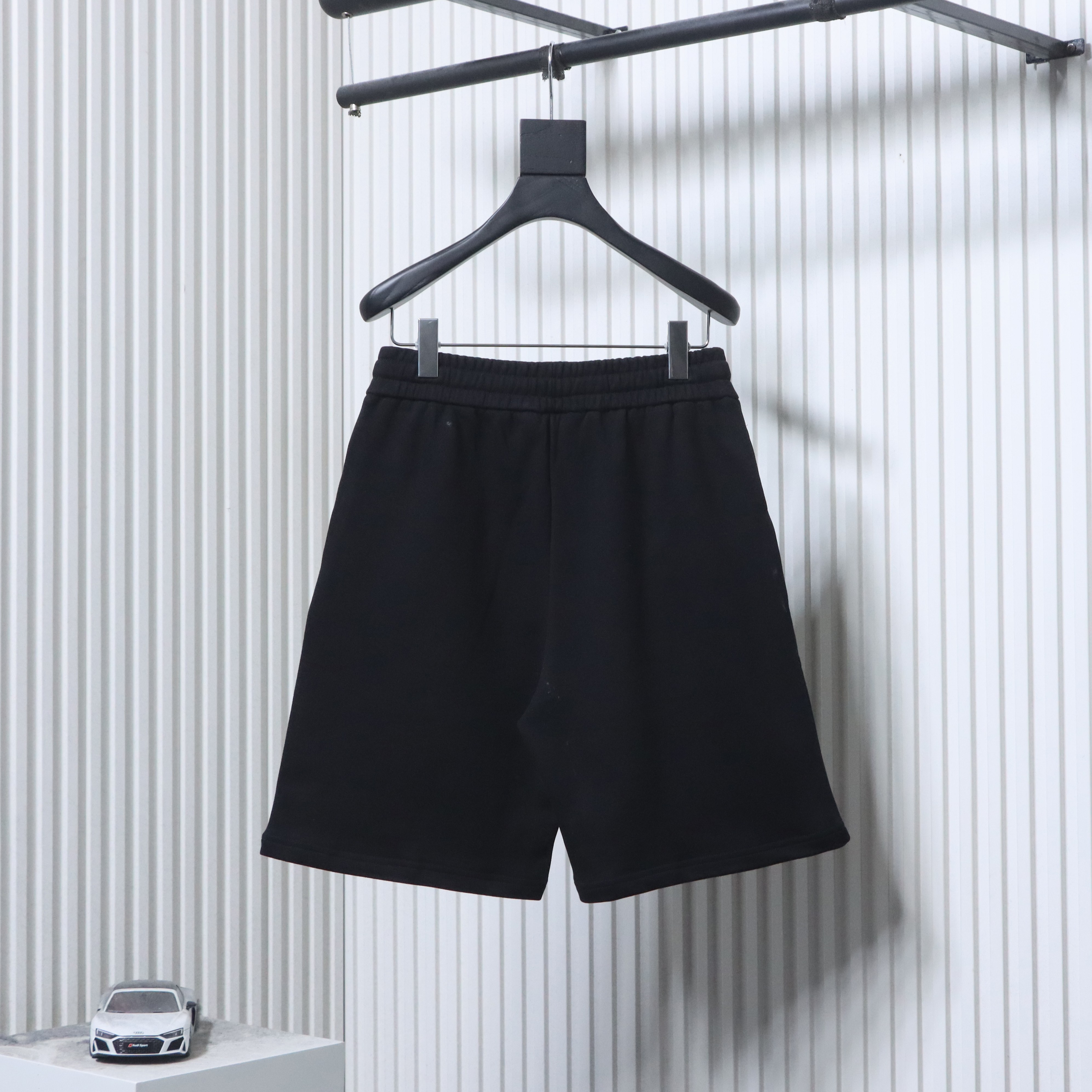 LOUIS VUITTON 25SS Graffiti Print Black White Shorts