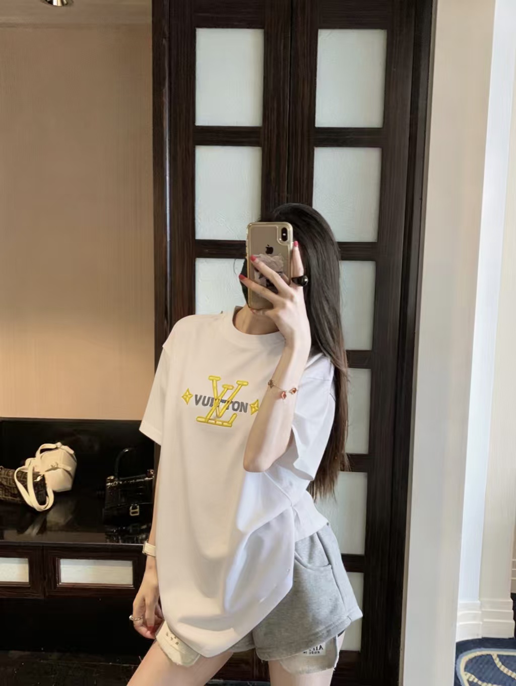 LOUIS VUITTON 26SS Clover Letter Logo Short Sleeve T-Shirt Style 2