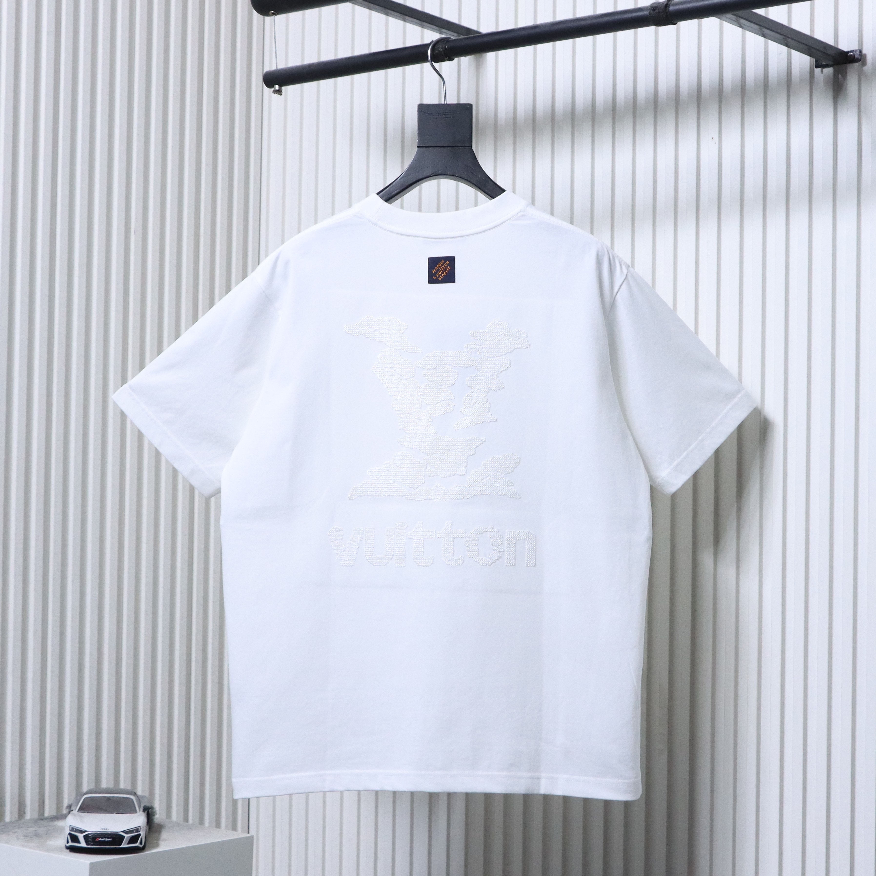 LOUIS VUITTON 26SS Embroidery Back Logo Black Short Sleeve T-Shirt