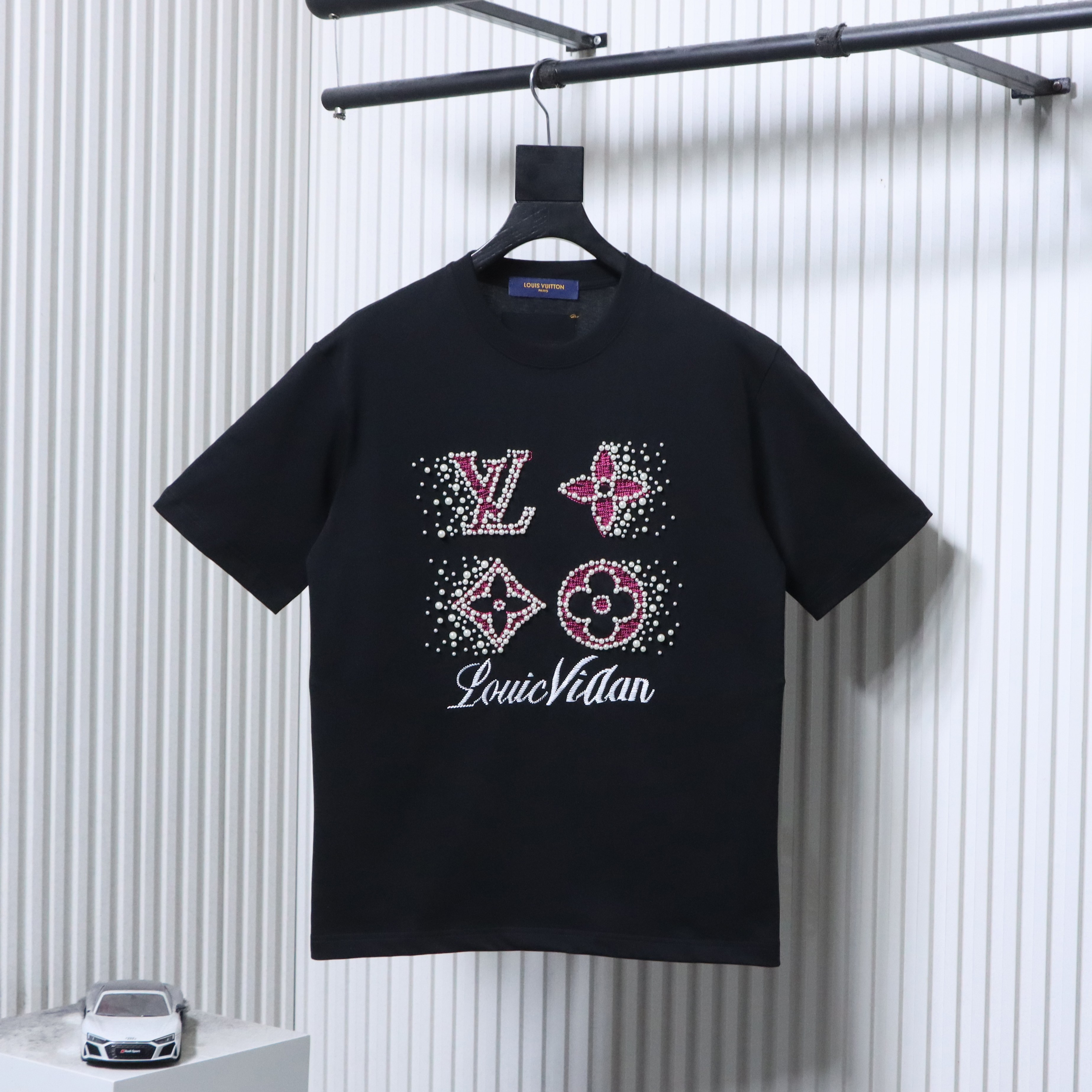 LOUIS VUITTON 26SS Embroidery Beaded Line Crew Neck Black Short Sleeve T-Shirt