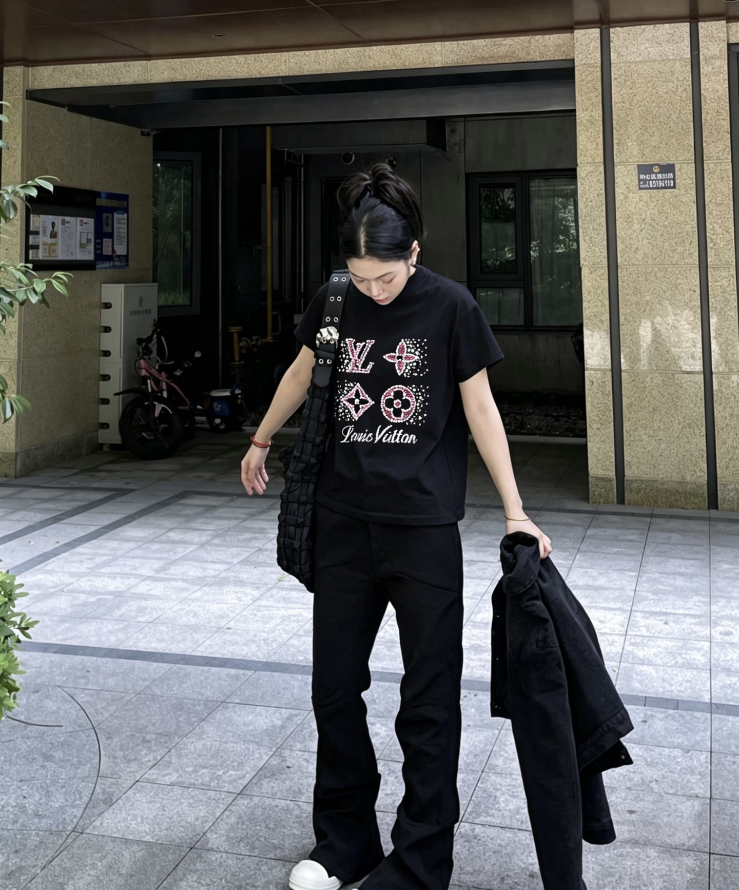 LOUIS VUITTON 26SS Embroidery Beaded Line Crew Neck Black Short Sleeve T-Shirt