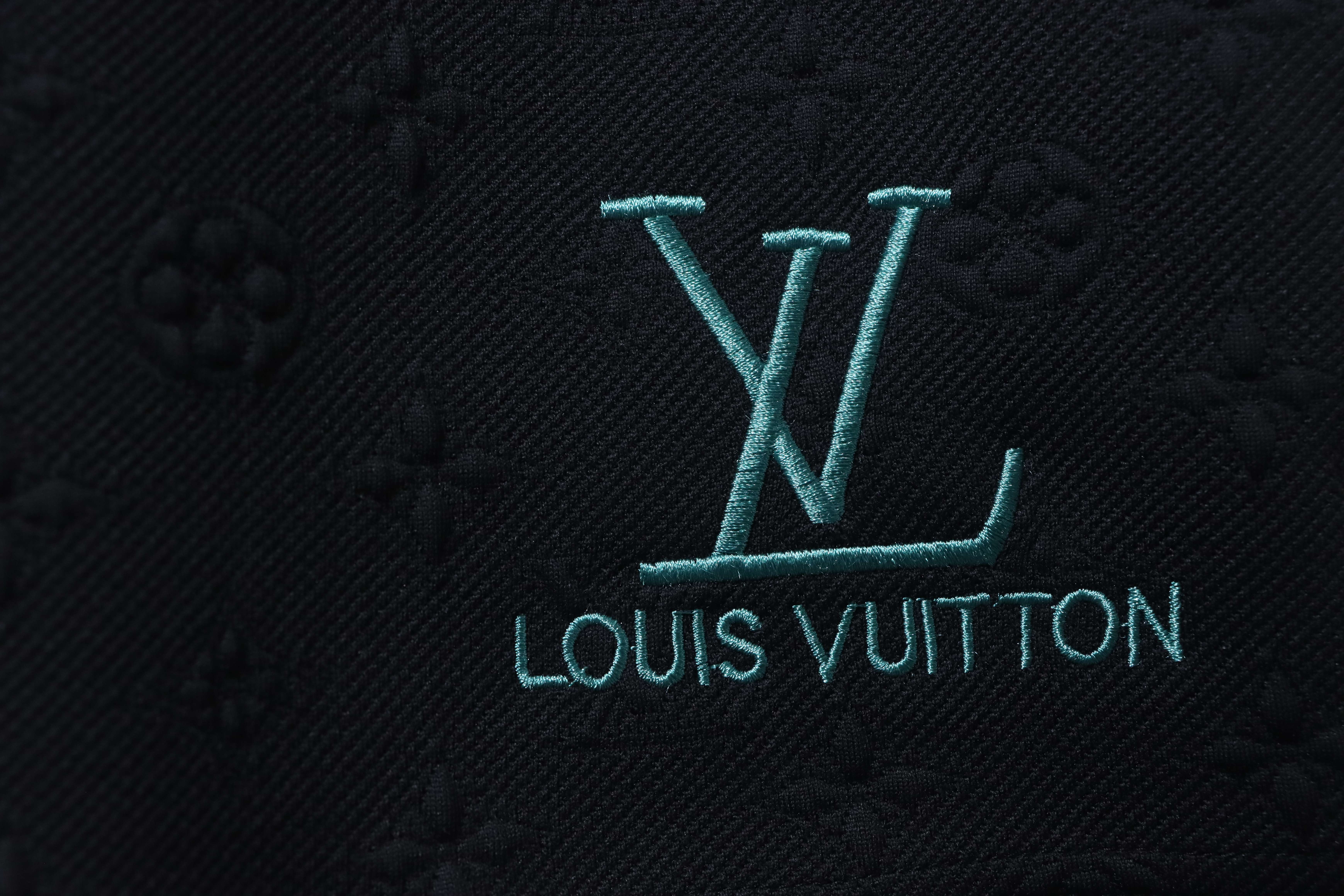 LOUIS VUITTON 26SS Green Shorts