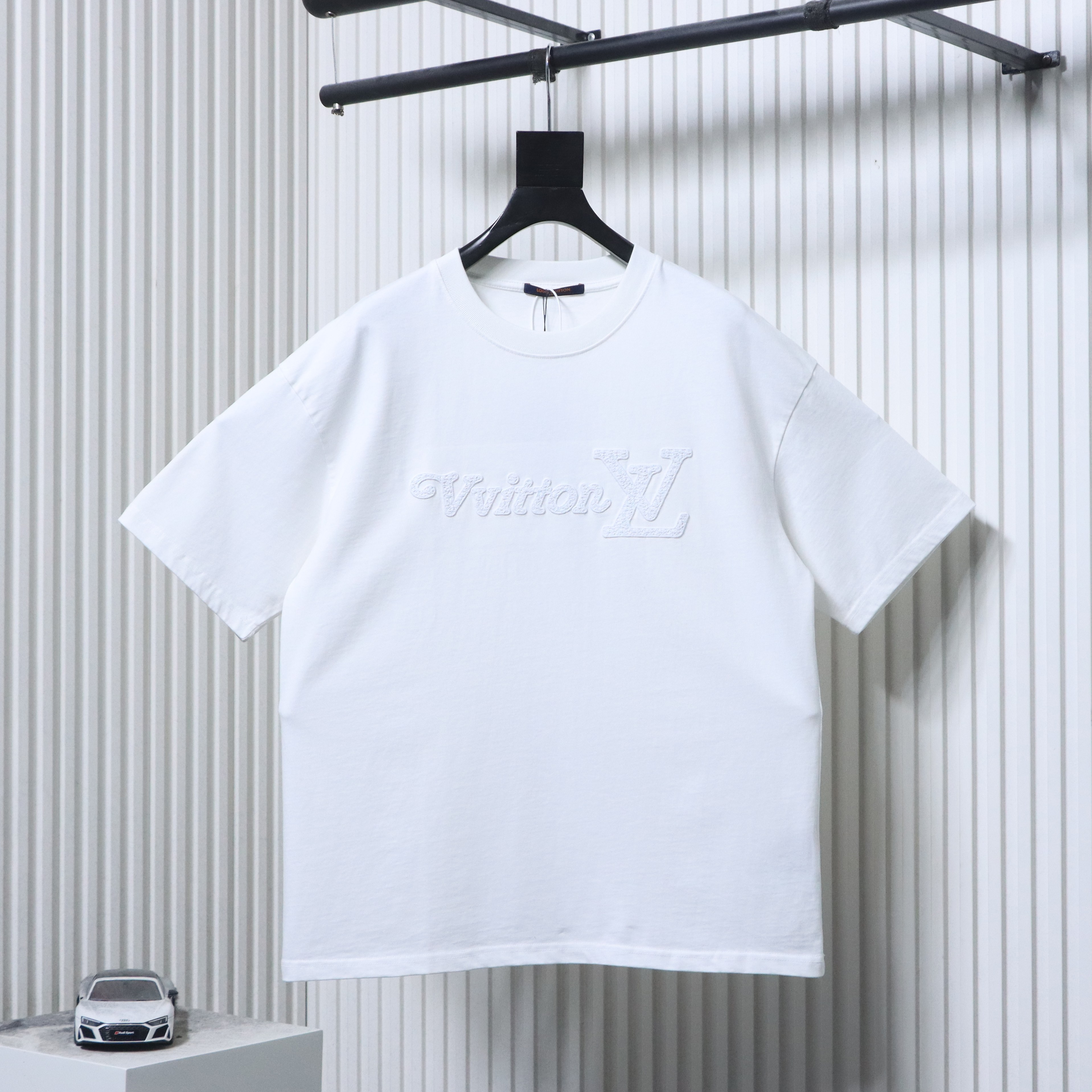 LOUIS VUITTON 26SS Letter Embroidery Black Short Sleeve T-Shirt