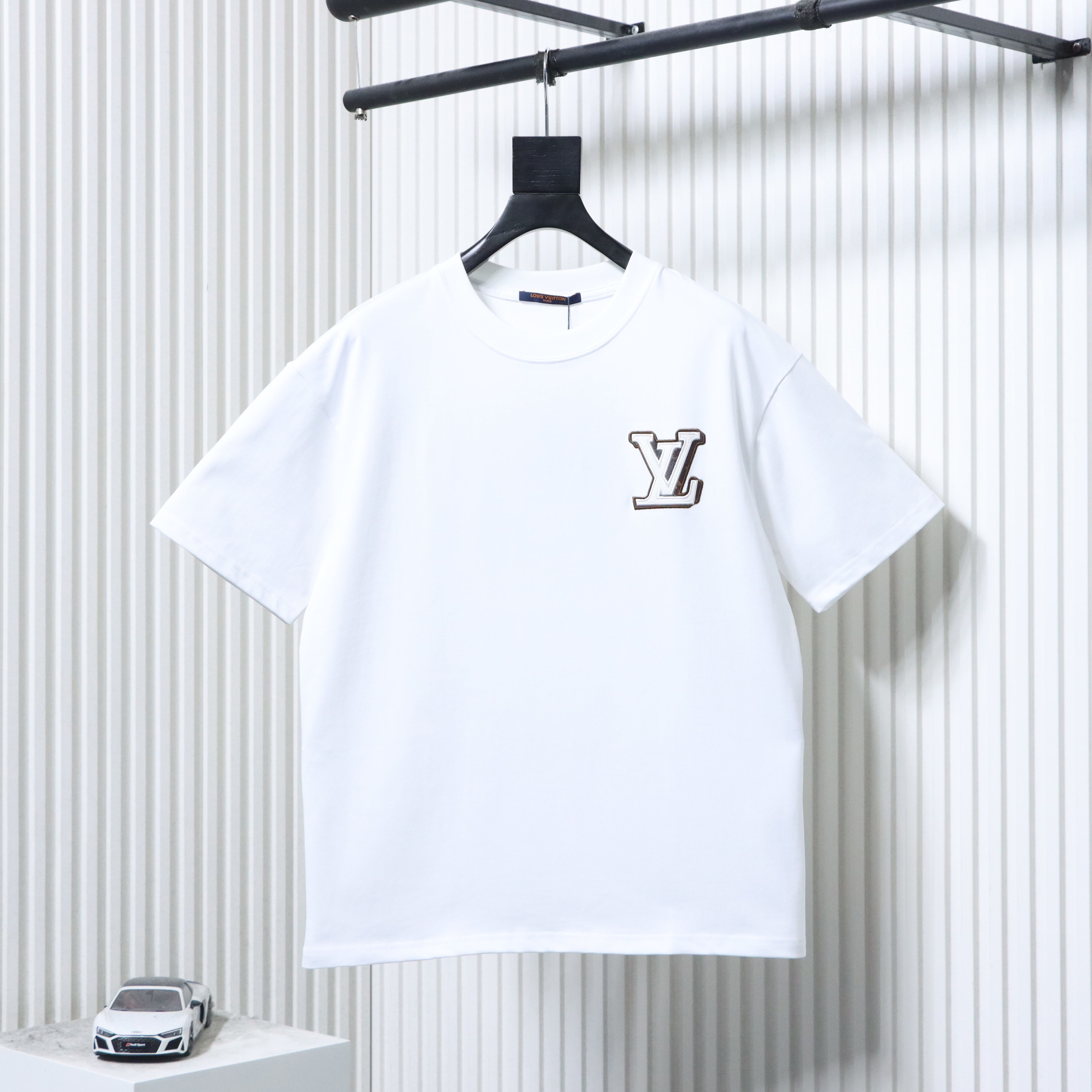 LOUIS VUITTON 26SS Letter Logo Black Short Sleeve T-Shirt