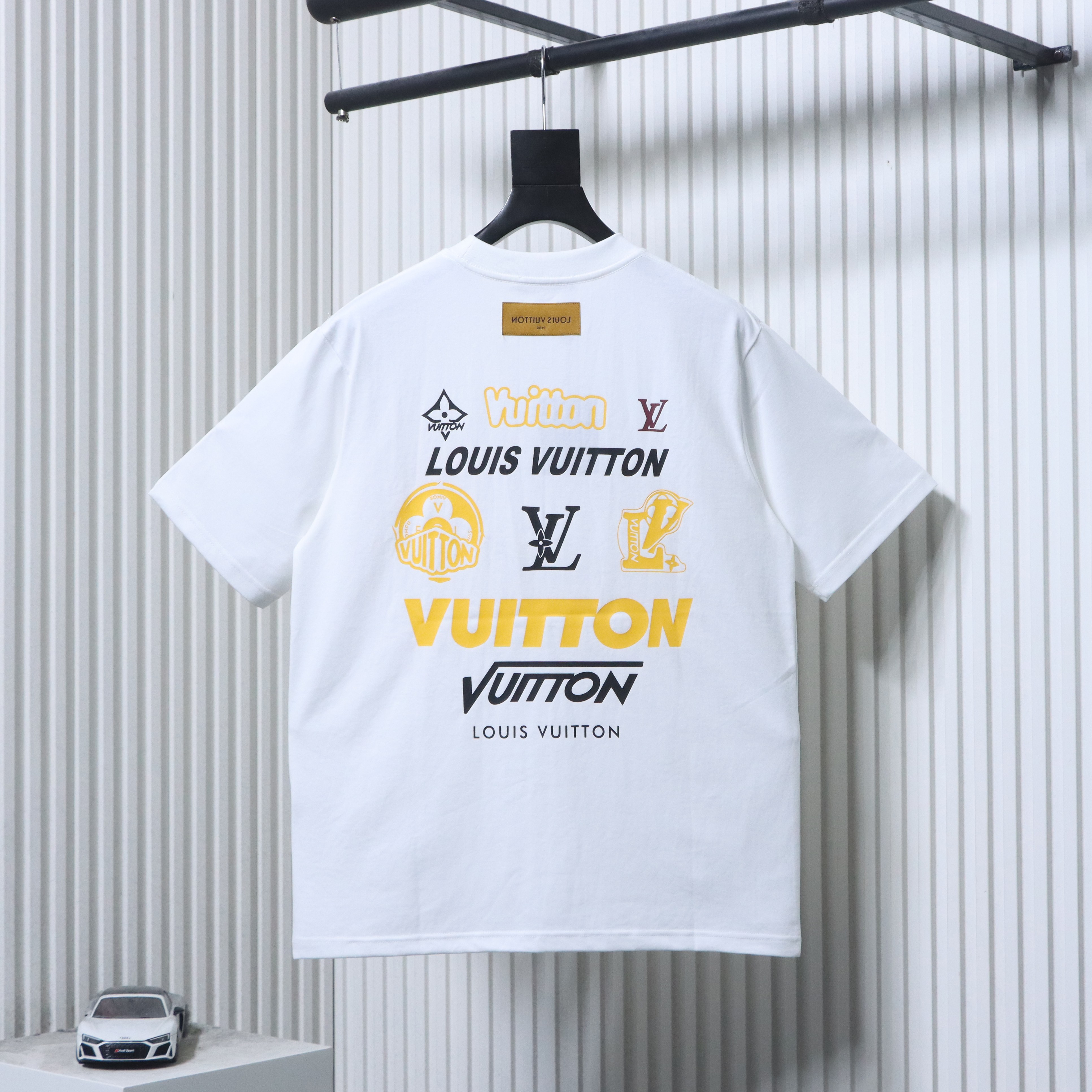 LOUIS VUITTON 26SS Print Crew Neck Logo Black Short Sleeve T-Shirt