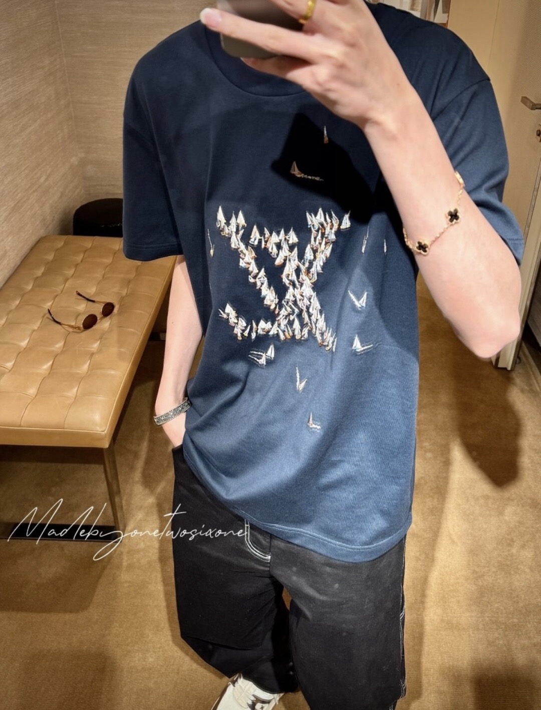 LOUIS VUITTON 26SS Sailing Logo Embroidery Logo Black Short Sleeve T-Shirt Style 1