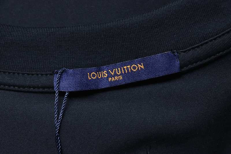 LOUIS VUITTON 26SS Tonal Pattern Embroidery Logo Short Sleeve T-Shirt Style 2
