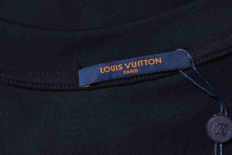 LOUIS VUITTON 26SS Triple Flower Embroidery Logo Short Sleeve T-Shirt Style 2