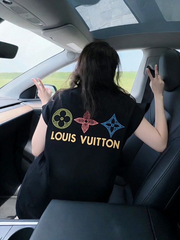 LOUIS VUITTON 26SS Triple Flower Embroidery Logo Short Sleeve T-Shirt Style 2