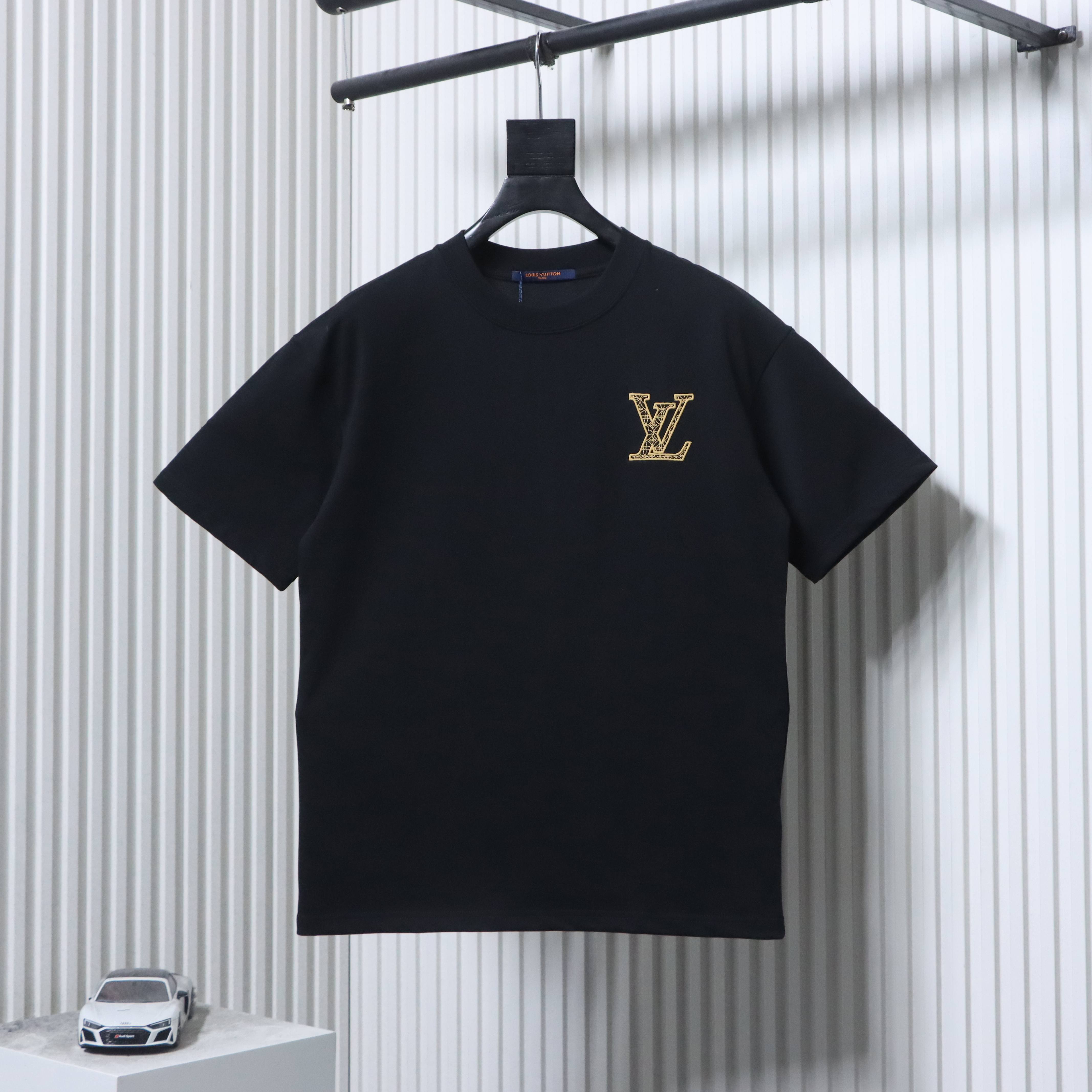 LOUIS VUITTON 26SS Triple Flower Embroidery Logo Short Sleeve T-Shirt Style 2