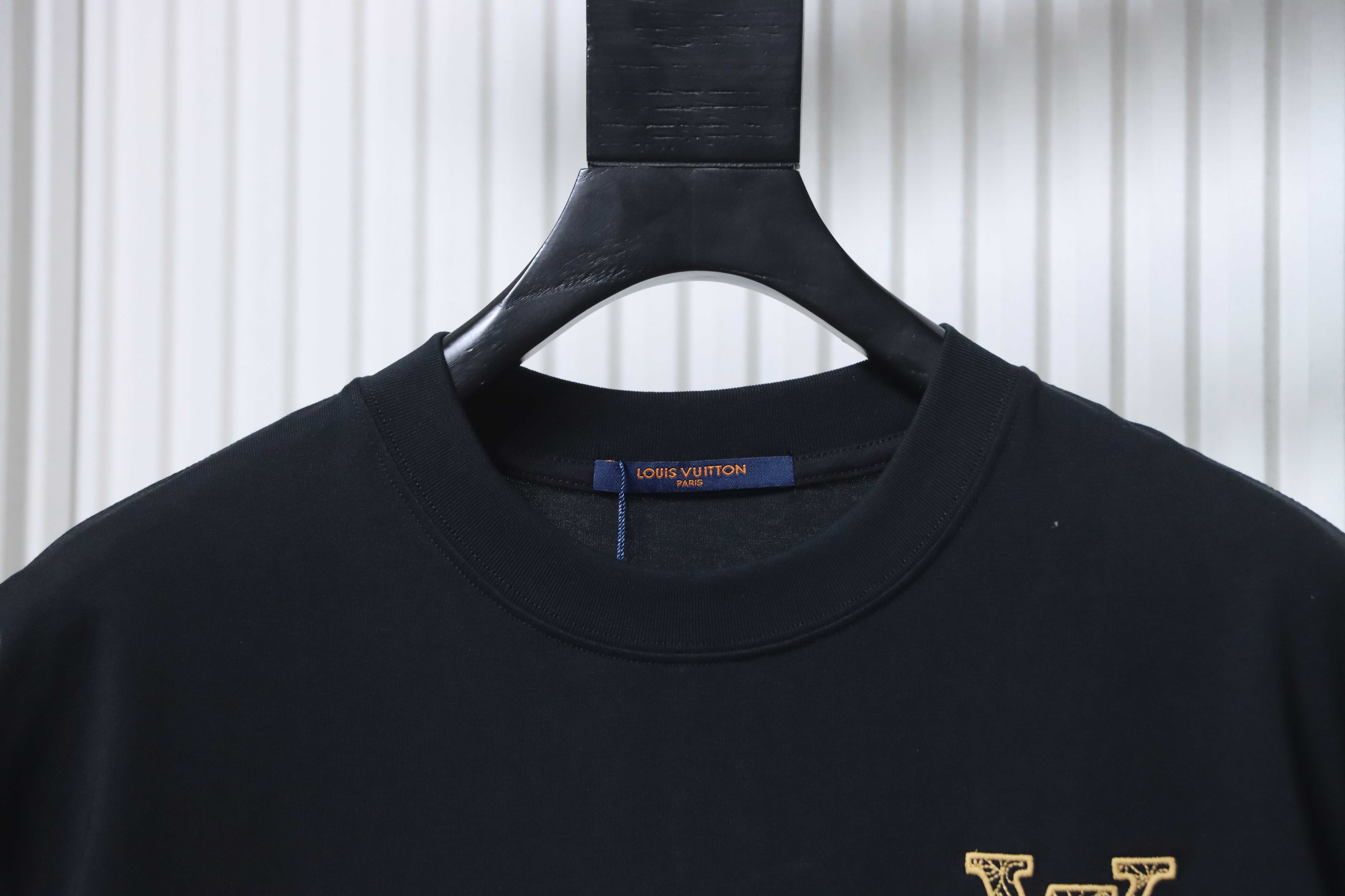 LOUIS VUITTON 26SS Triple Flower Embroidery Logo Short Sleeve T-Shirt Style 2